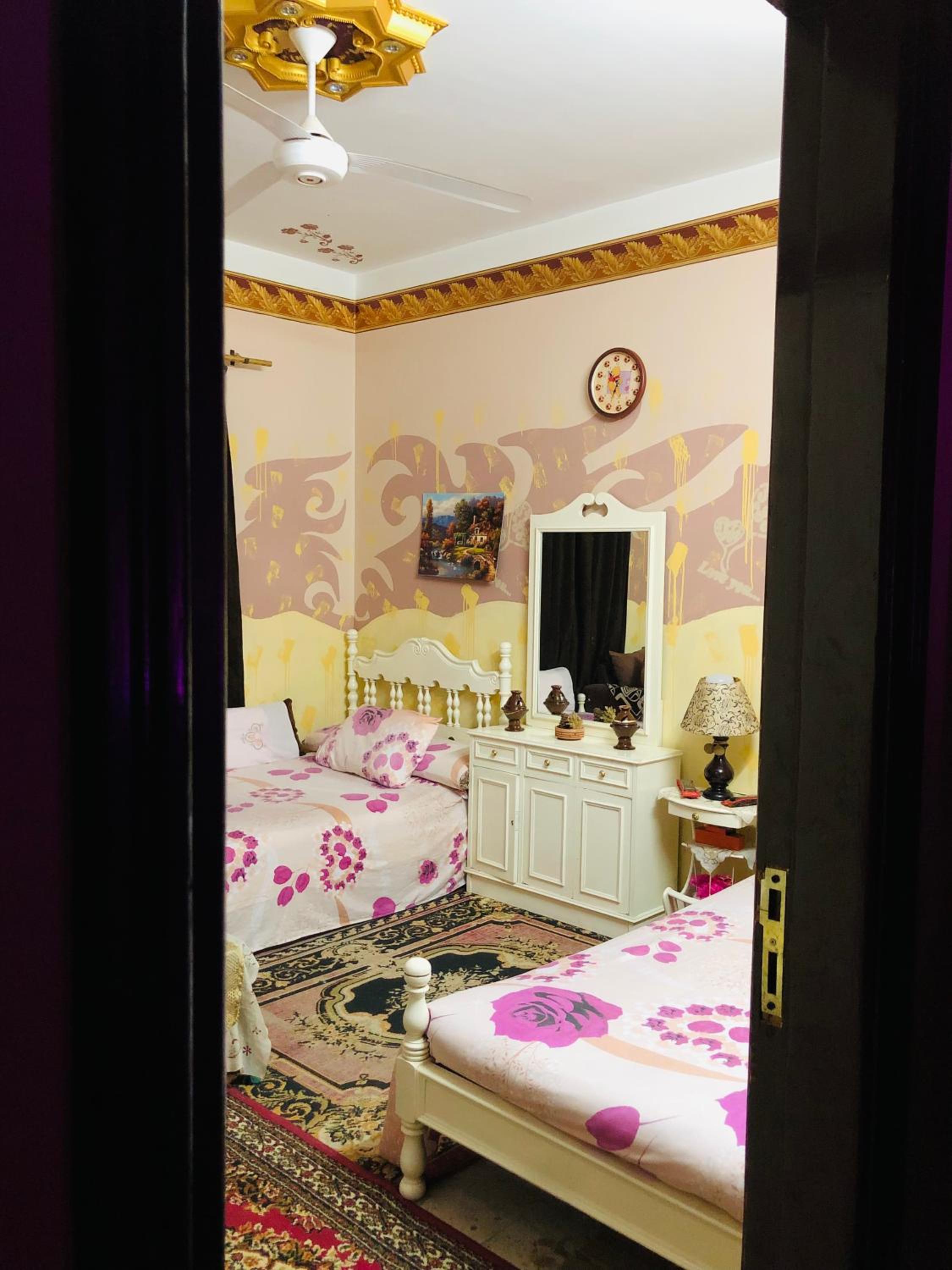 Solly Pyramids Guest House