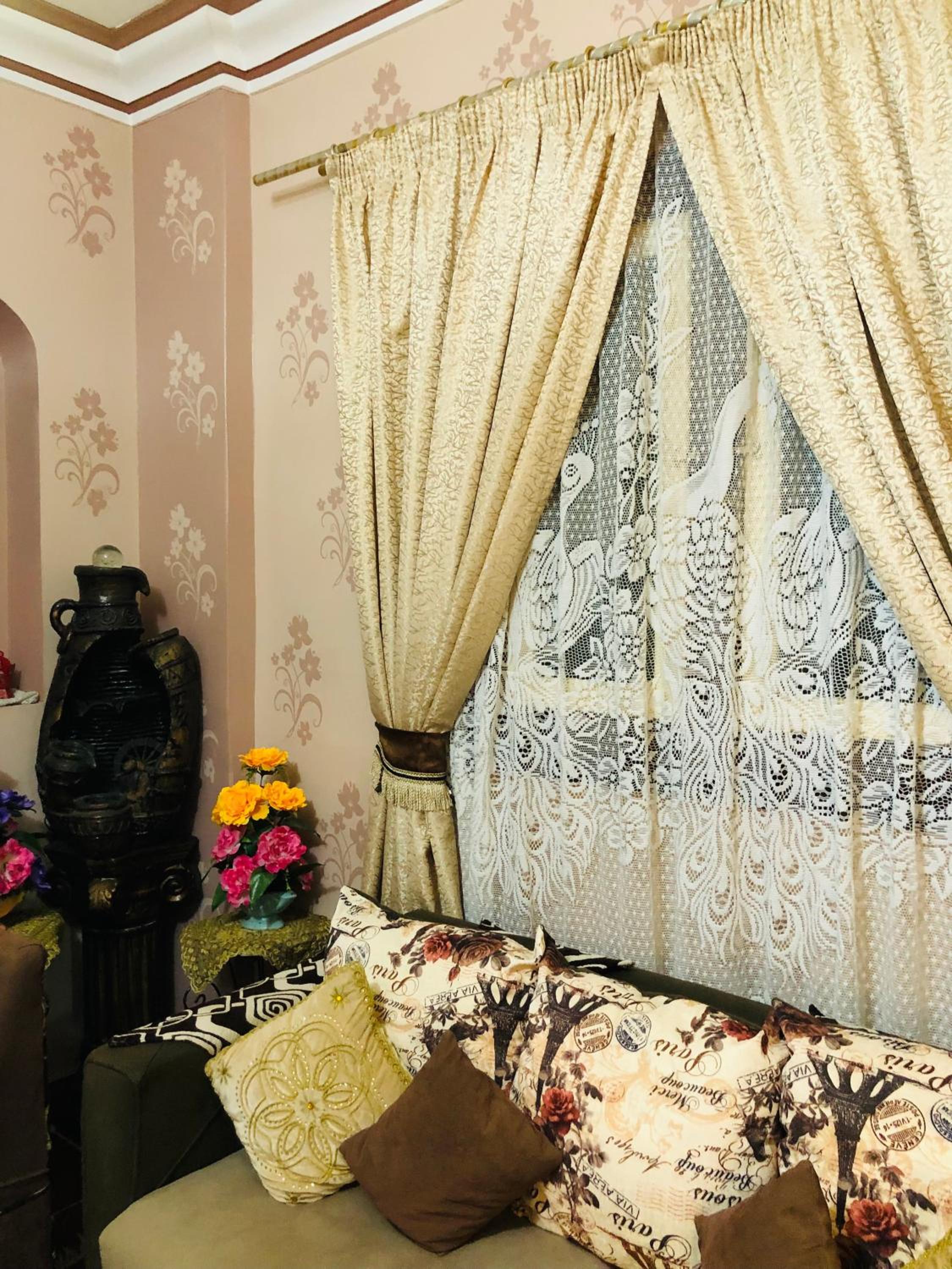Solly Pyramids Guest House