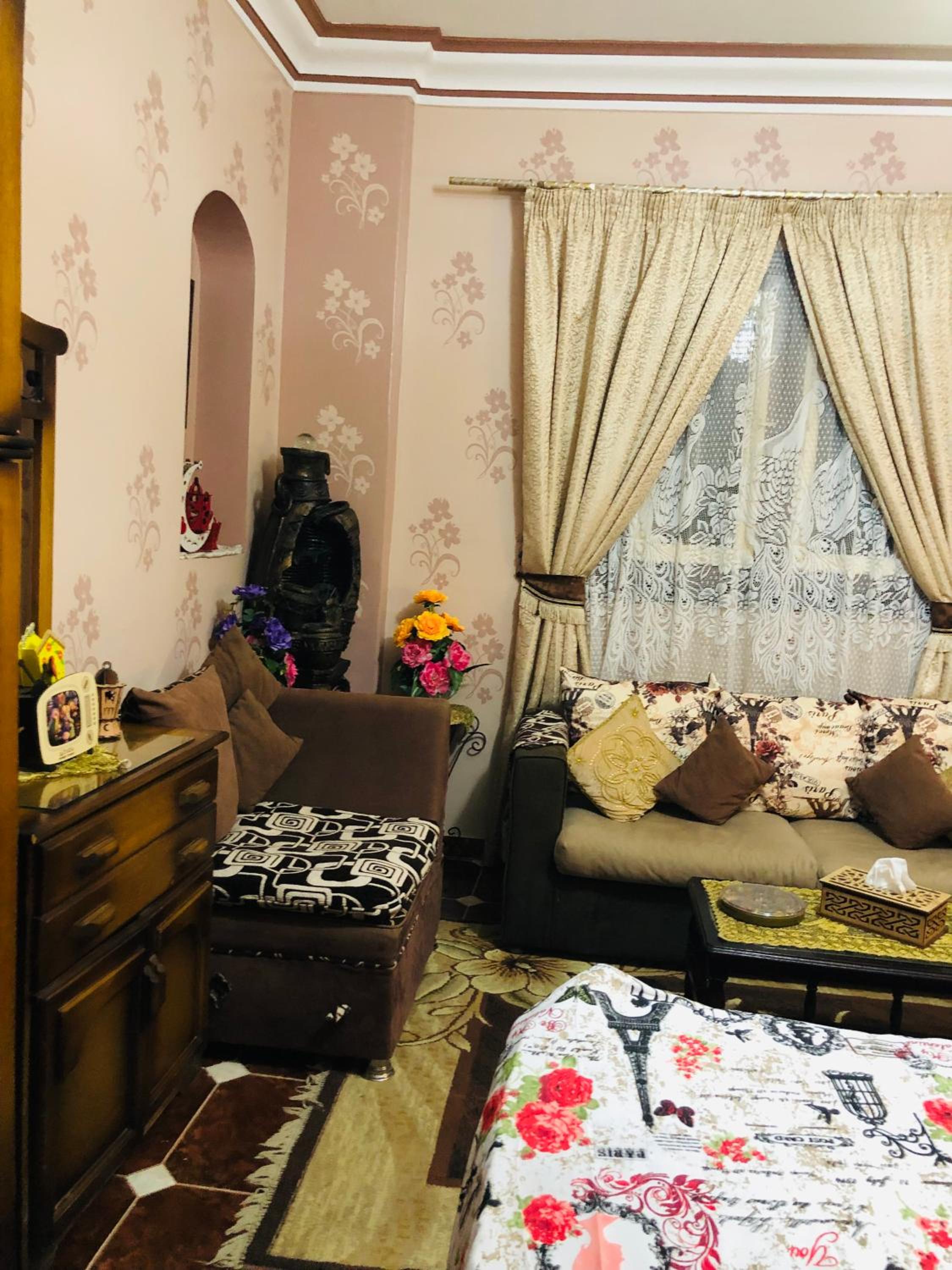 Solly Pyramids Guest House