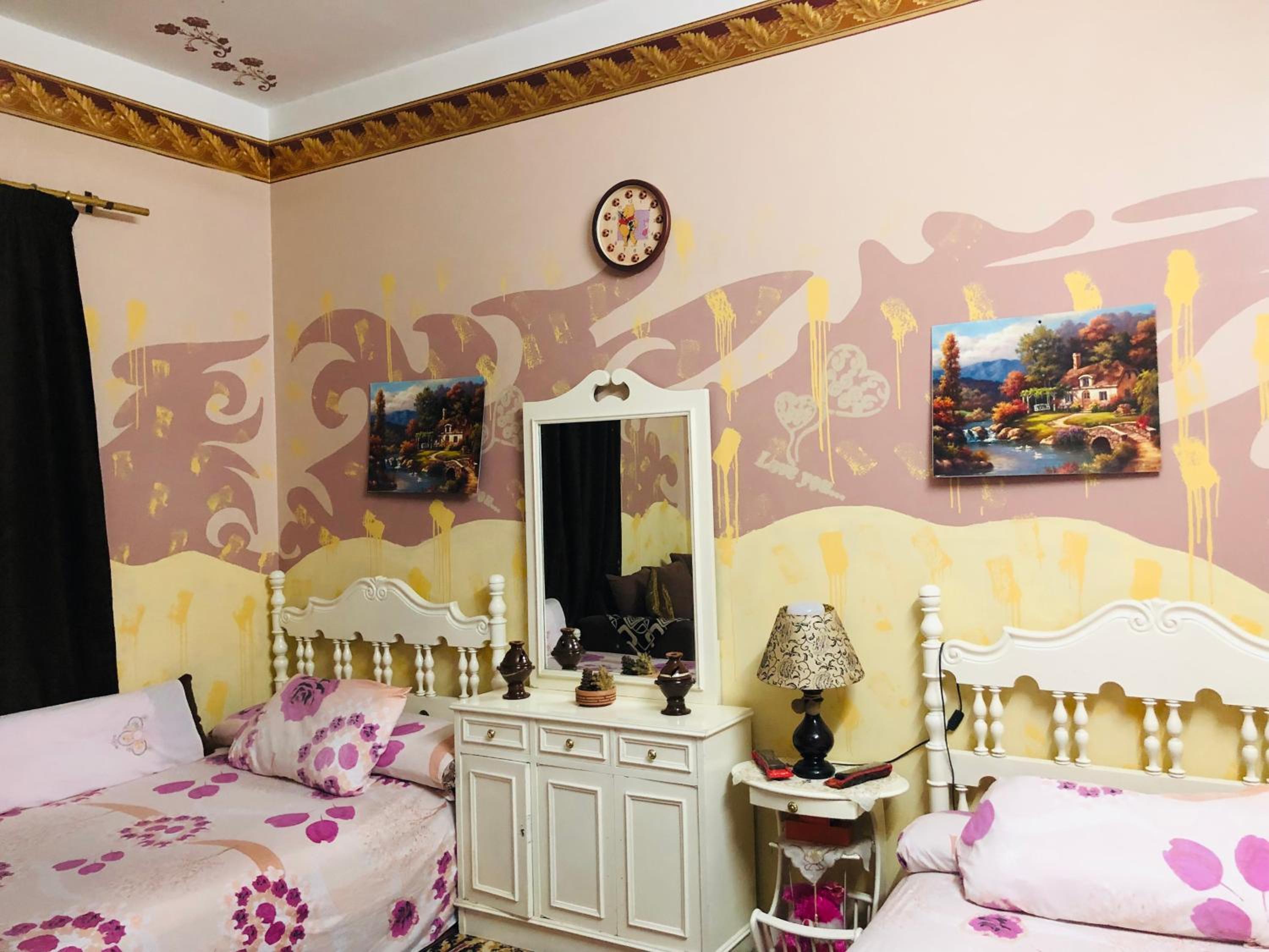Solly Pyramids Guest House