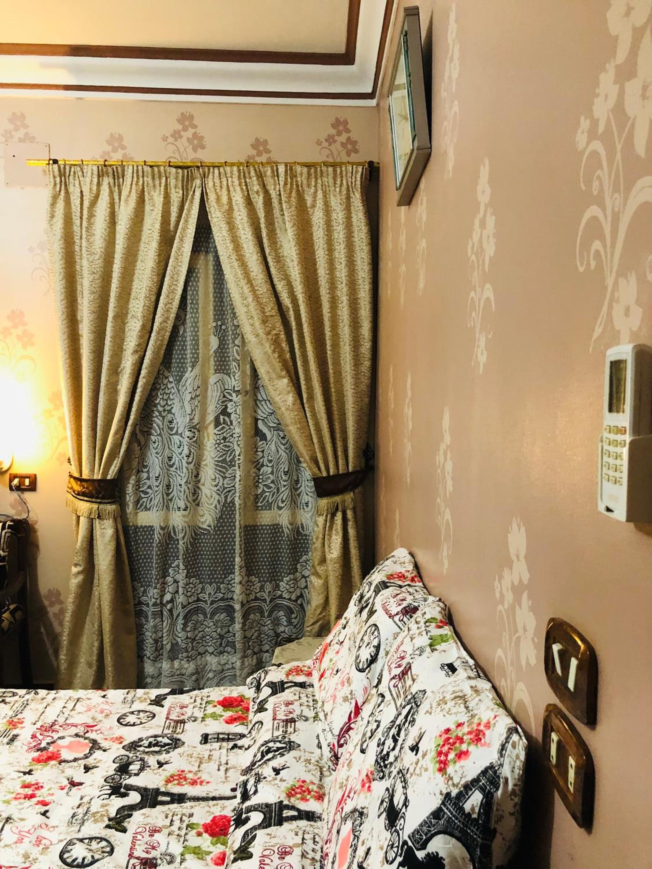 Solly Pyramids Guest House