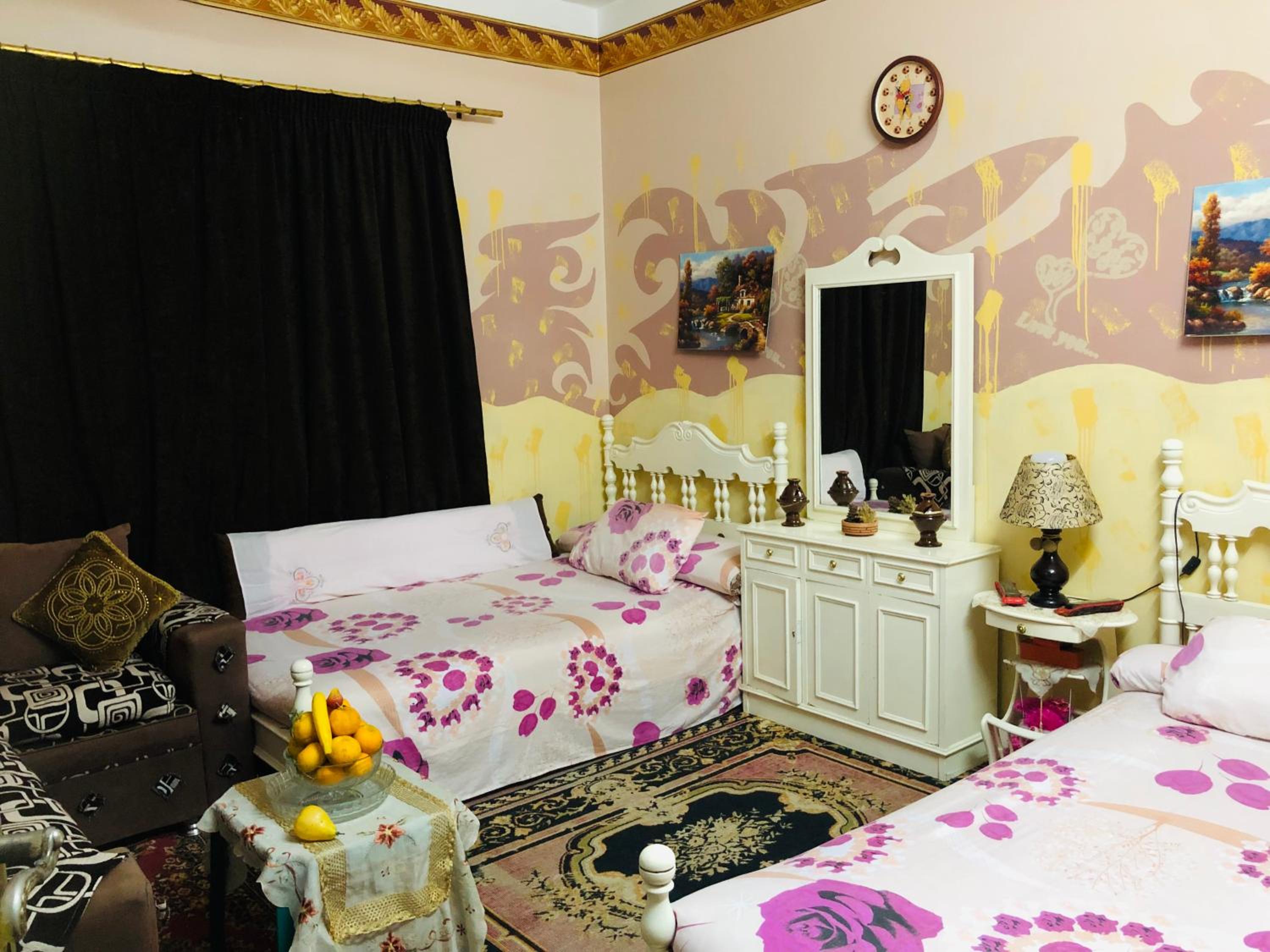 Solly Pyramids Guest House