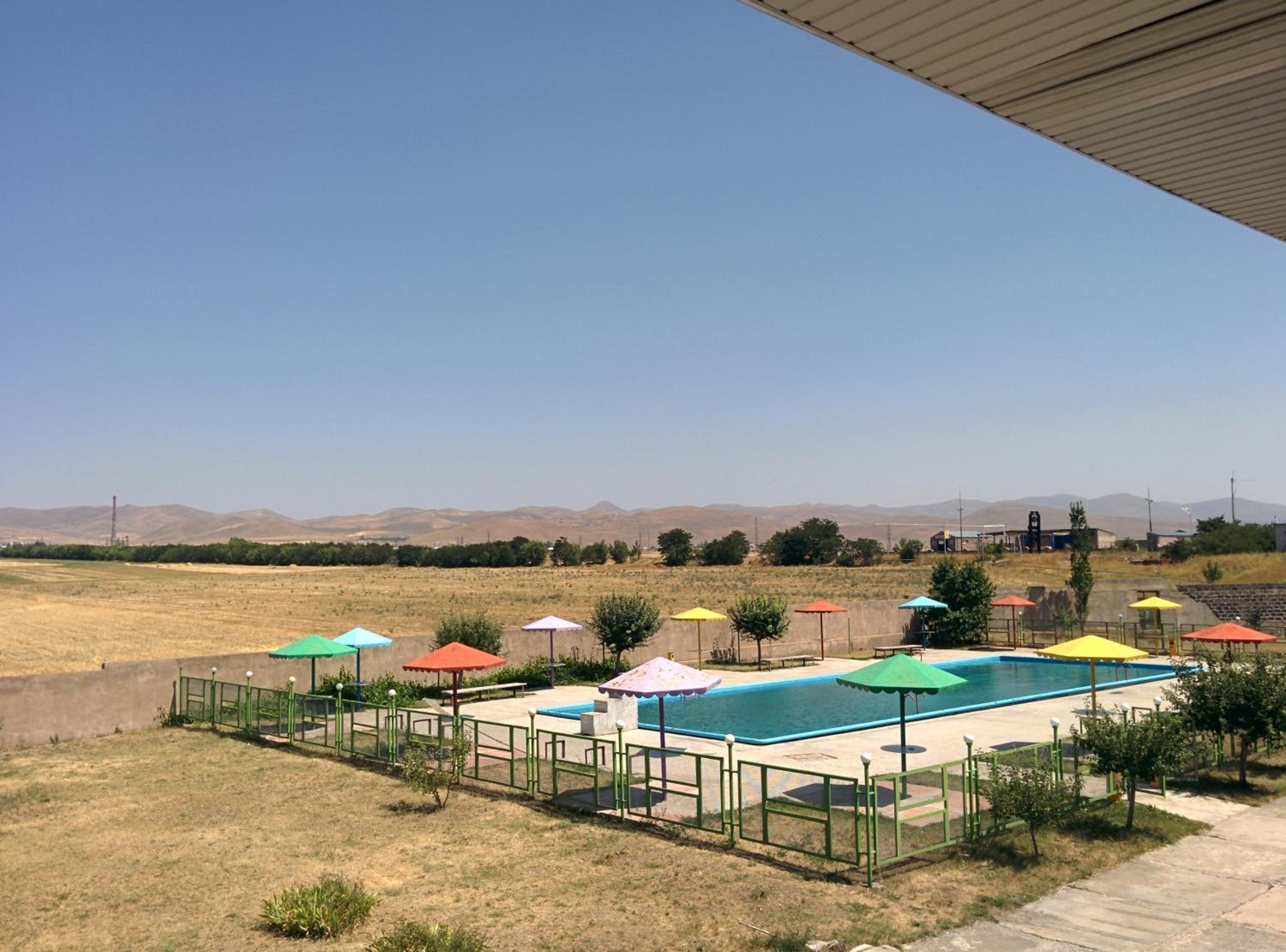 Erazank Hotel