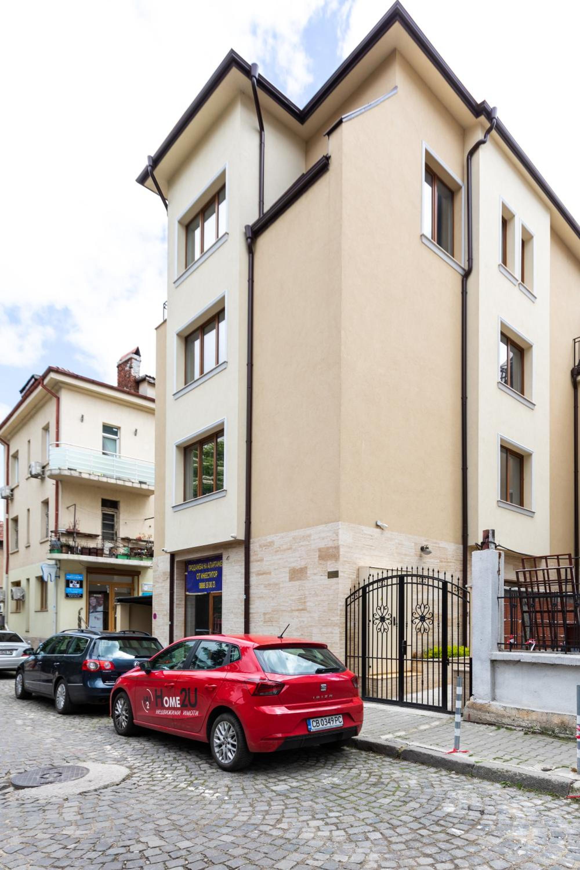 Didi's Central Designer Apartments
