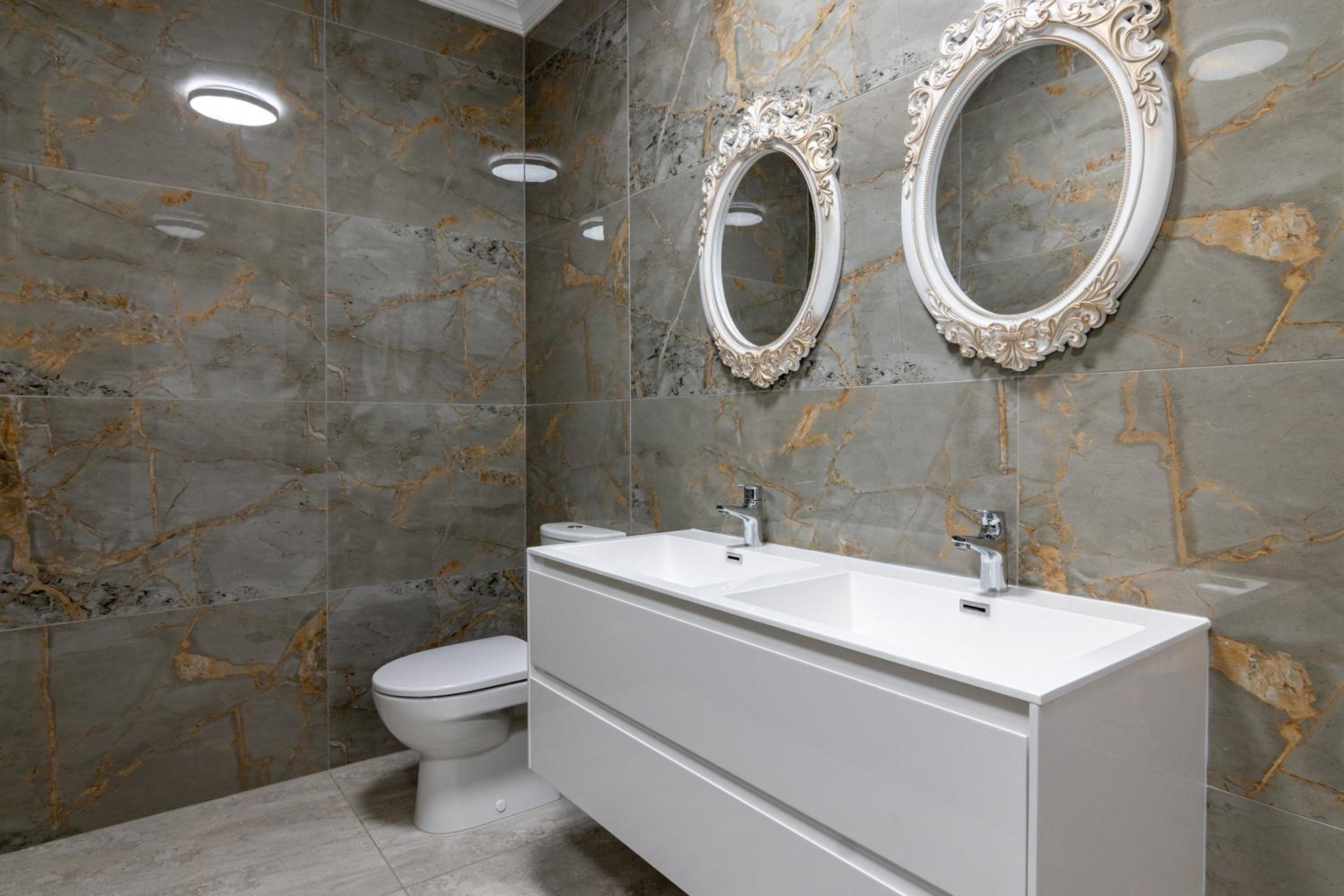 Shanthi Apartment 7