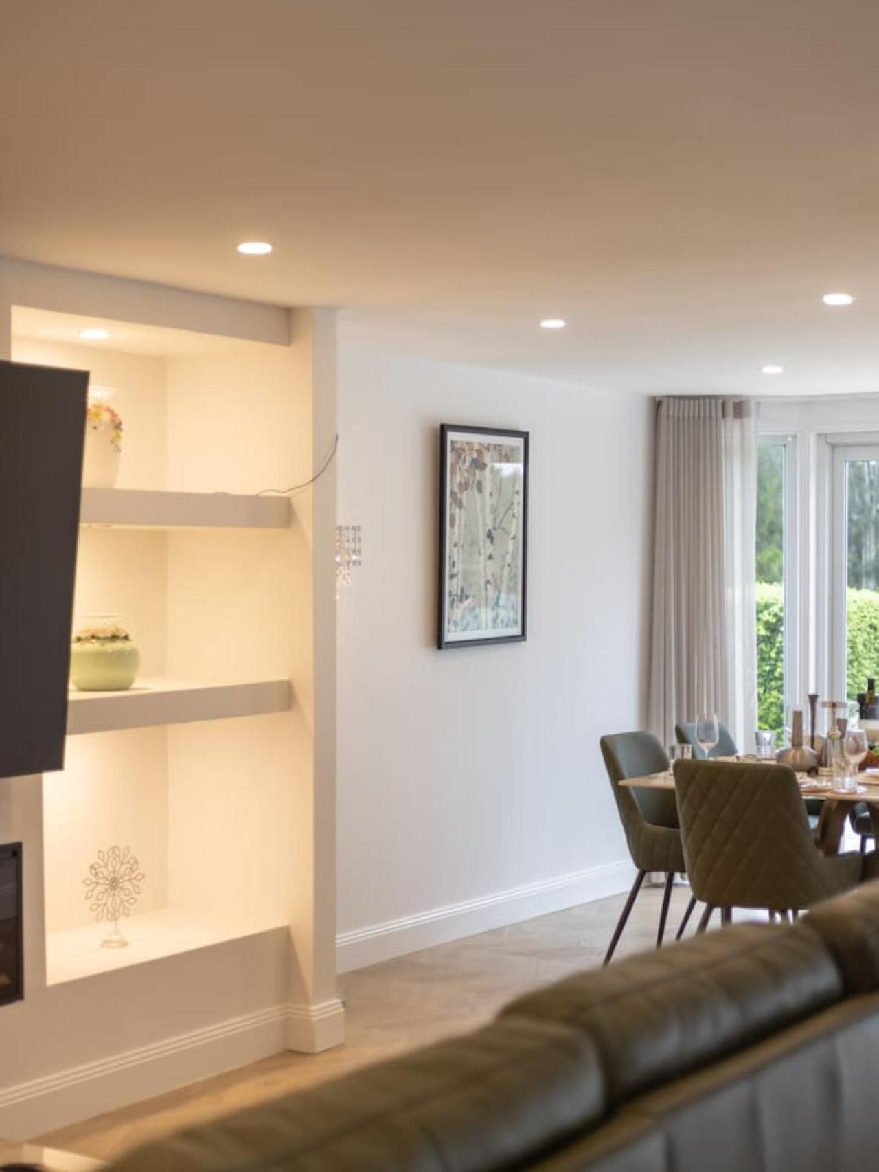 Riverfront Oasis Spacious 5BR Luxury w 10m Pool