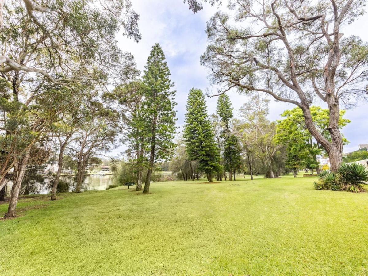Riverfront Oasis Spacious 5BR Luxury w 10m Pool