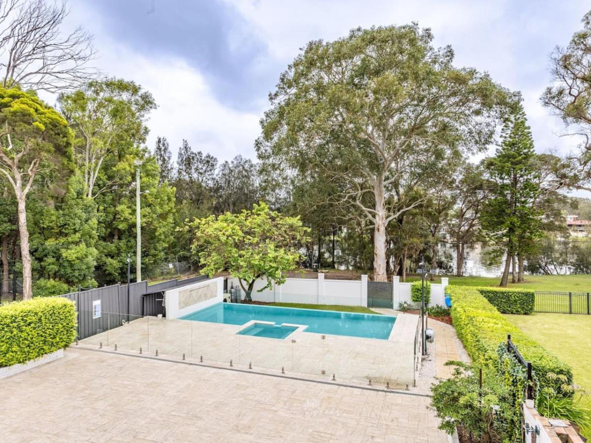 Riverfront Oasis Spacious 5BR Luxury w 10m Pool
