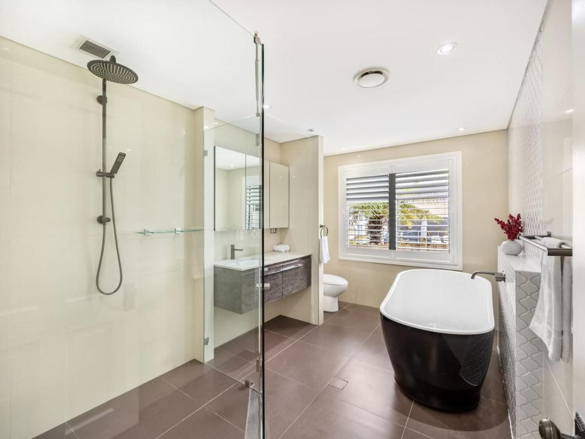 Riverfront Oasis Spacious 5BR Luxury w 10m Pool