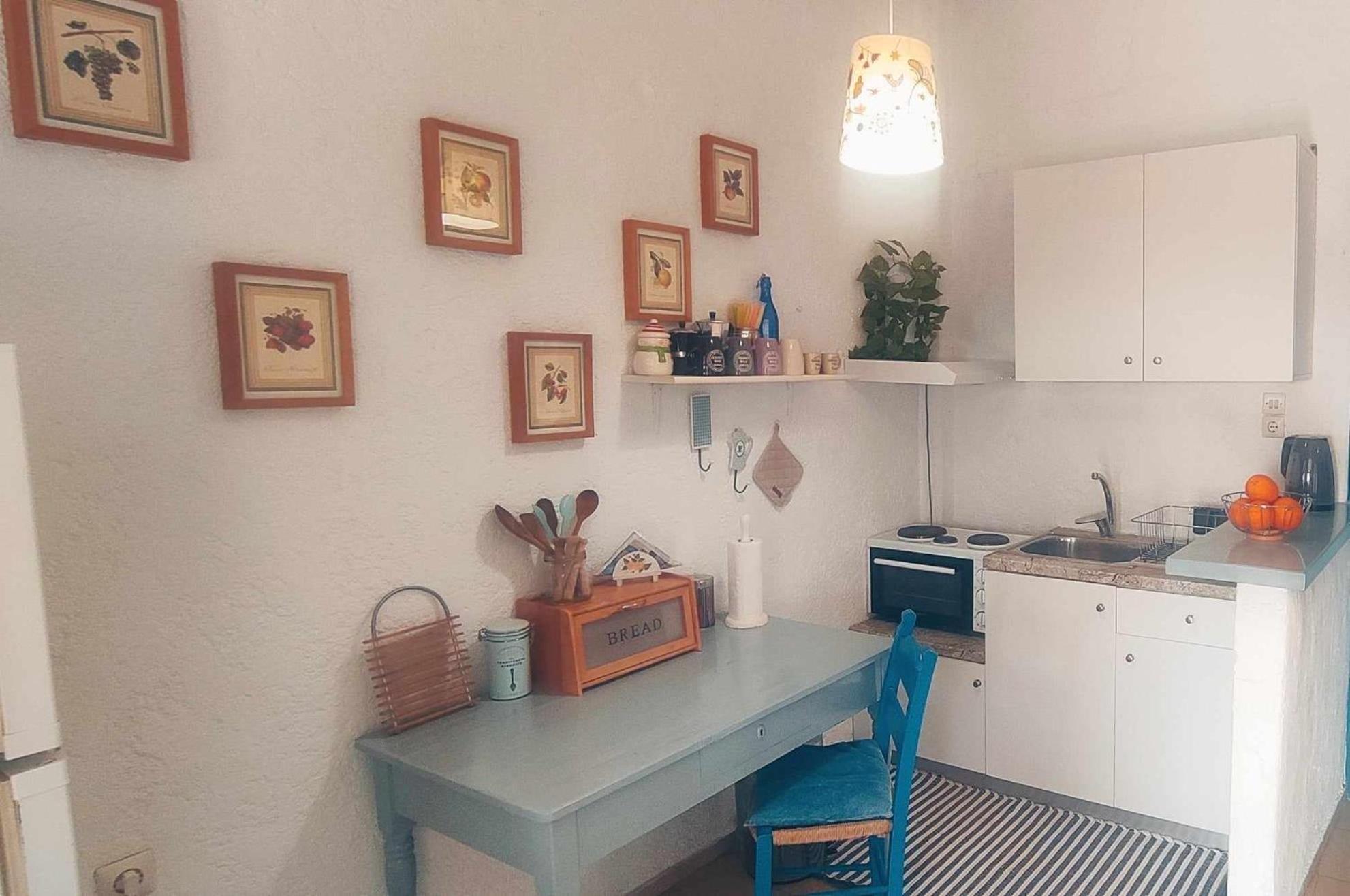 Apple apartment en Koutsounari — kitchen