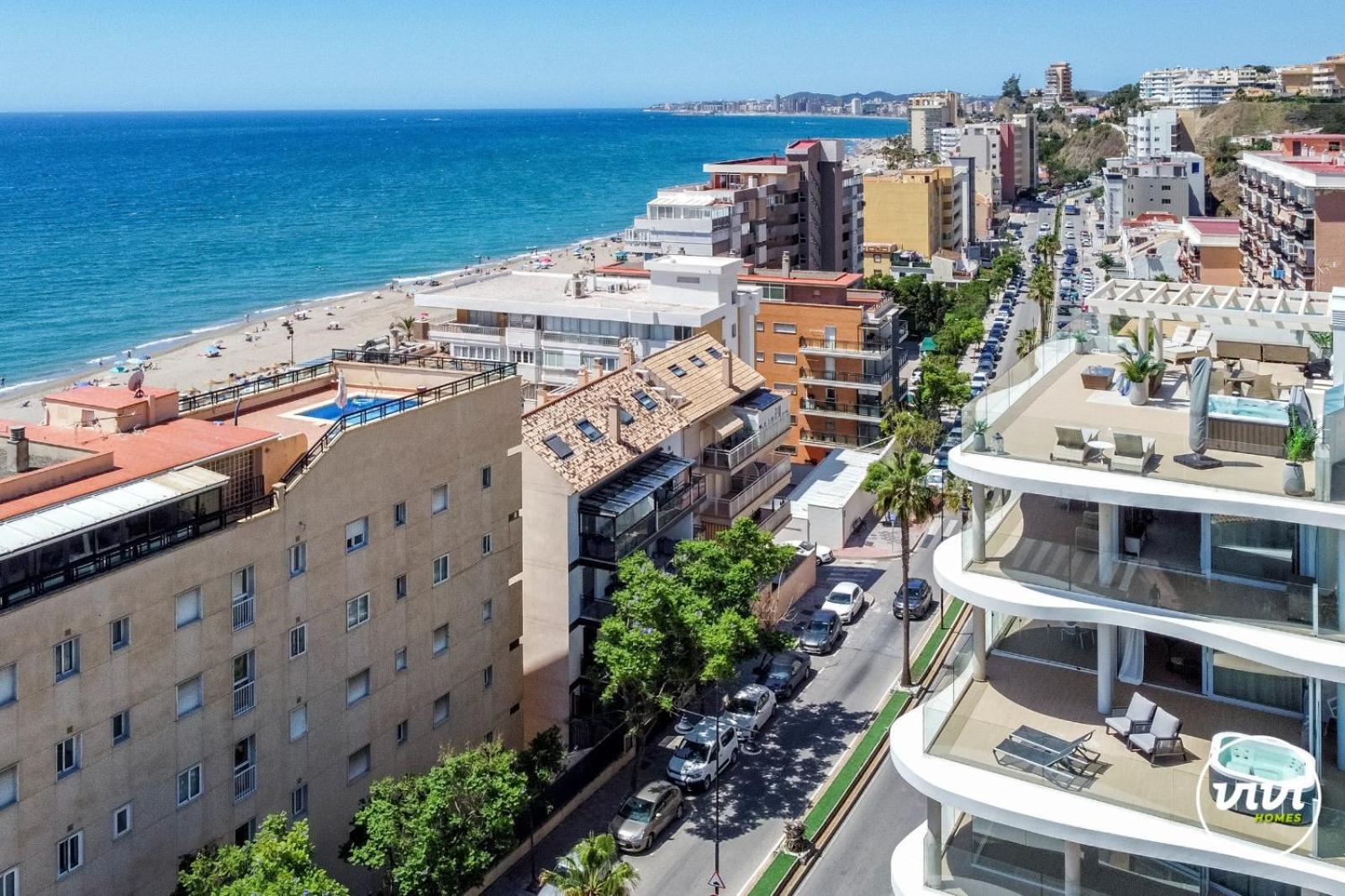 ViVi Homes - La Ola Pool, Terrace & Sea View