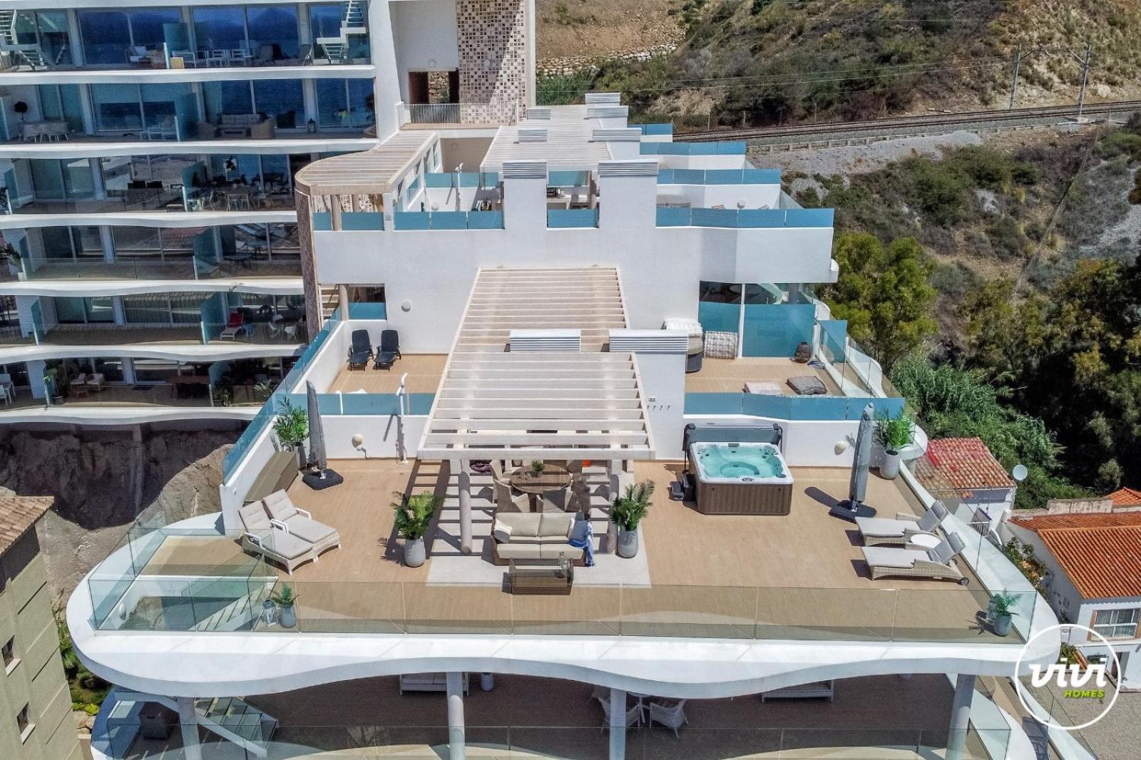 ViVi Homes - La Ola Pool, Terrace & Sea View