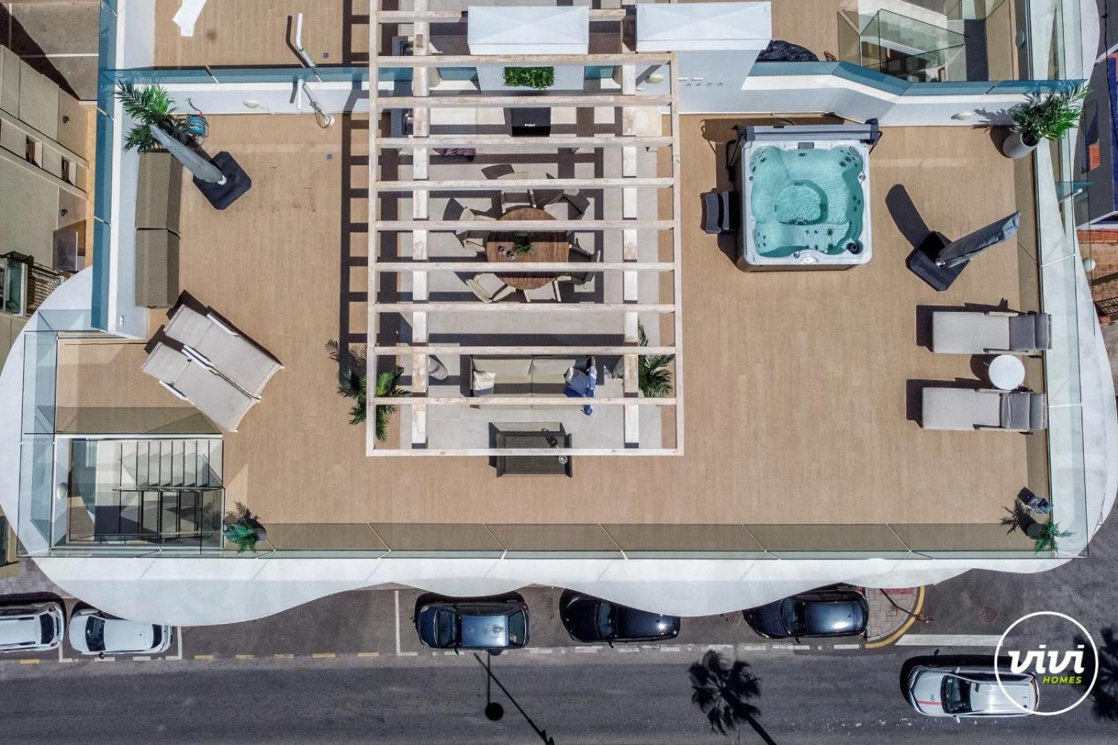 ViVi Homes - La Ola Pool, Terrace & Sea View