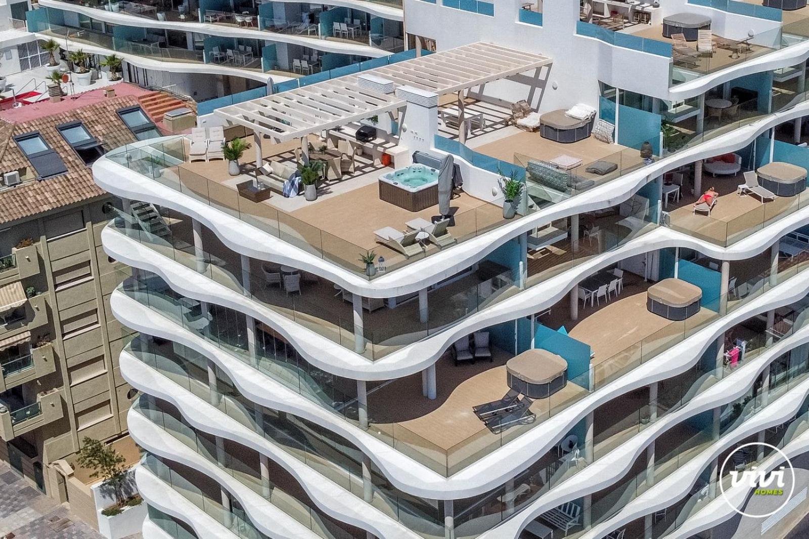 ViVi Homes - La Ola Pool, Terrace & Sea View
