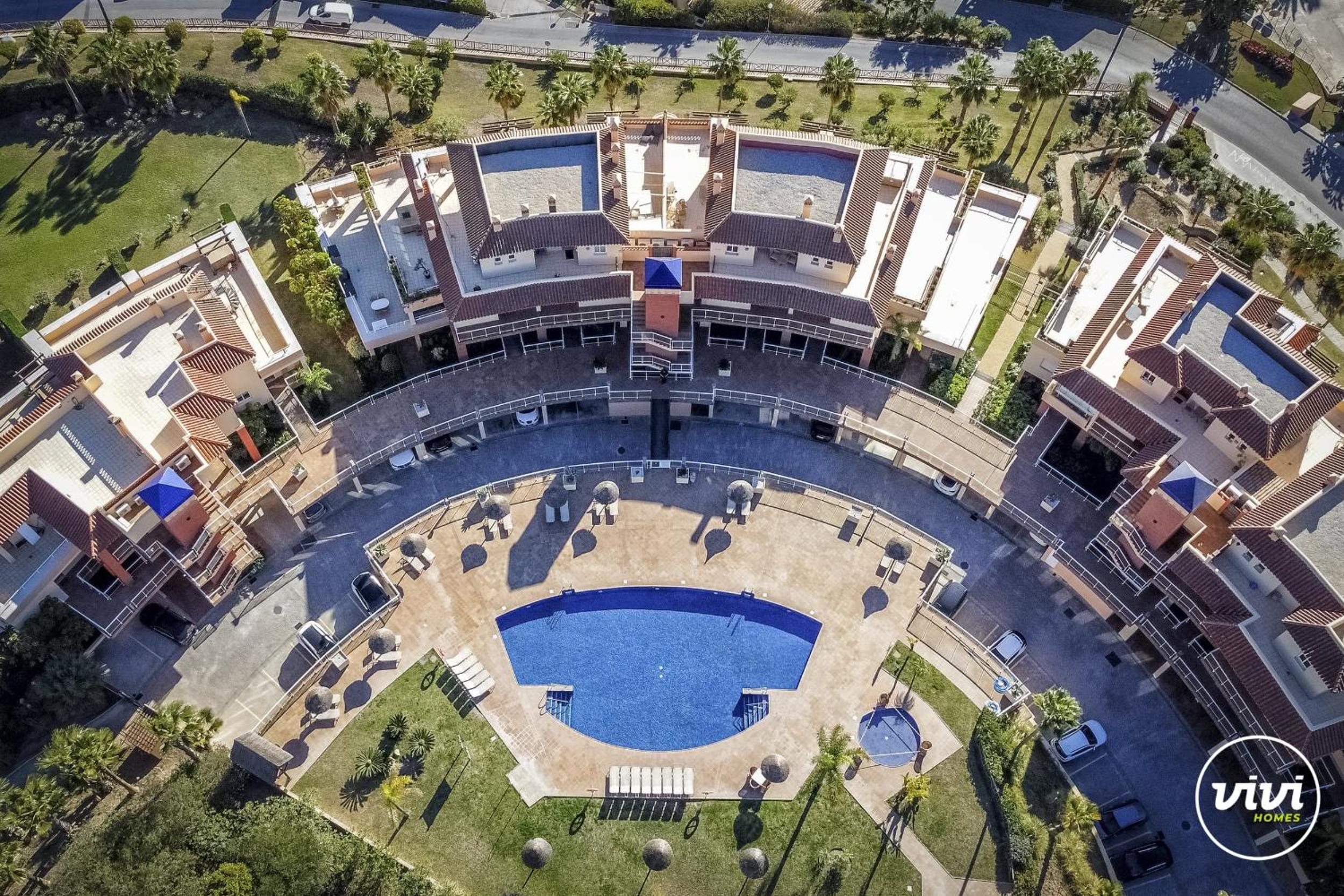 ViVi Homes - Olsson Pool, Terrace & Beach