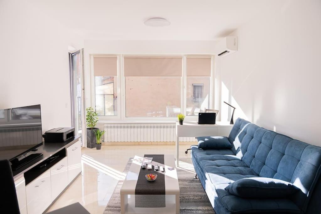 Digital Nomad Suites with Free Gym Pass and Office Setup