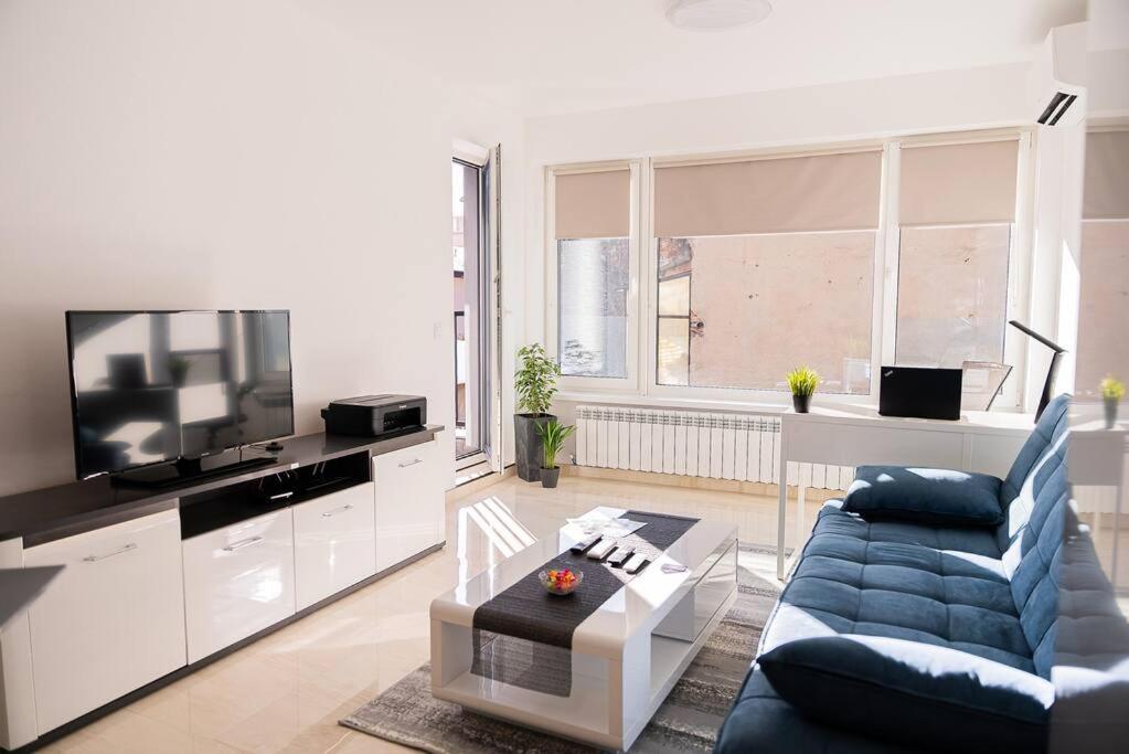 Digital Nomad Suites with Free Gym Pass and Office Setup