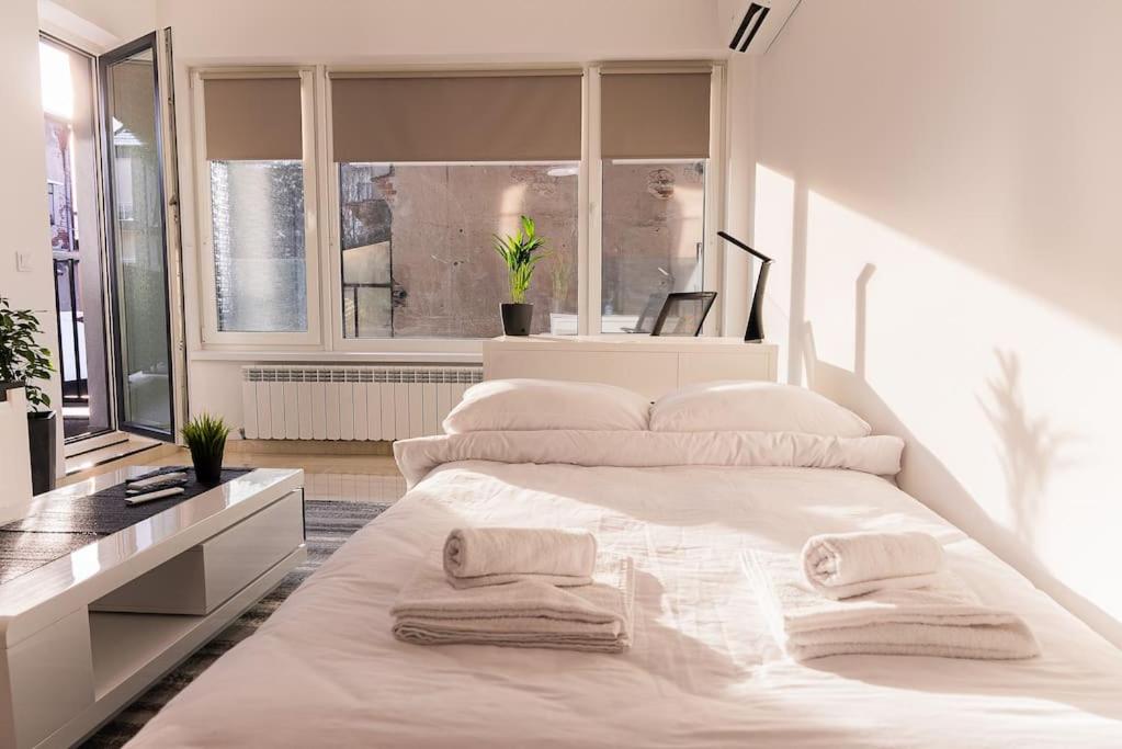 Digital Nomad Suites with Free Gym Pass and Office Setup