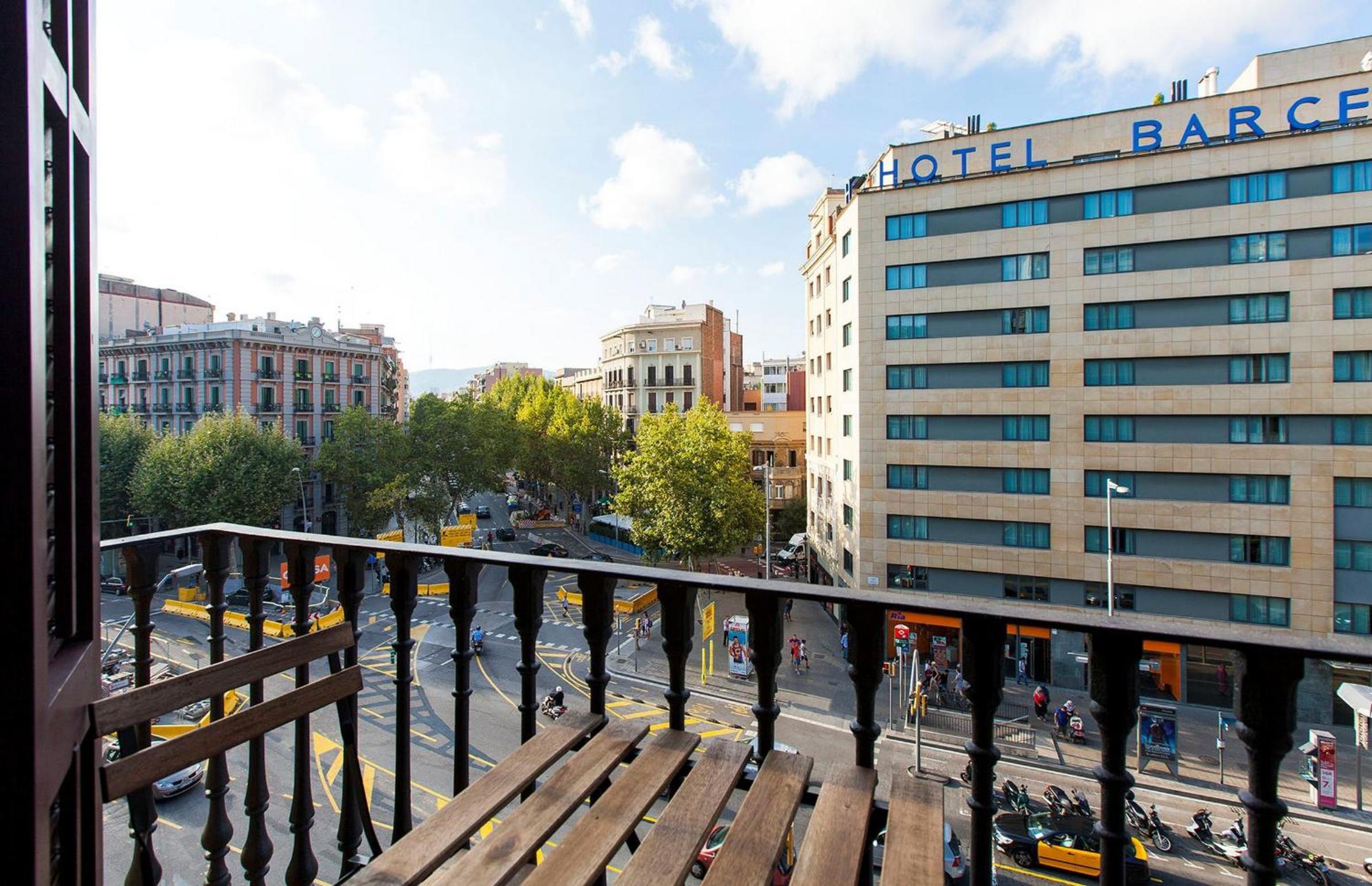 AB Paral·lel Spacious Apartments