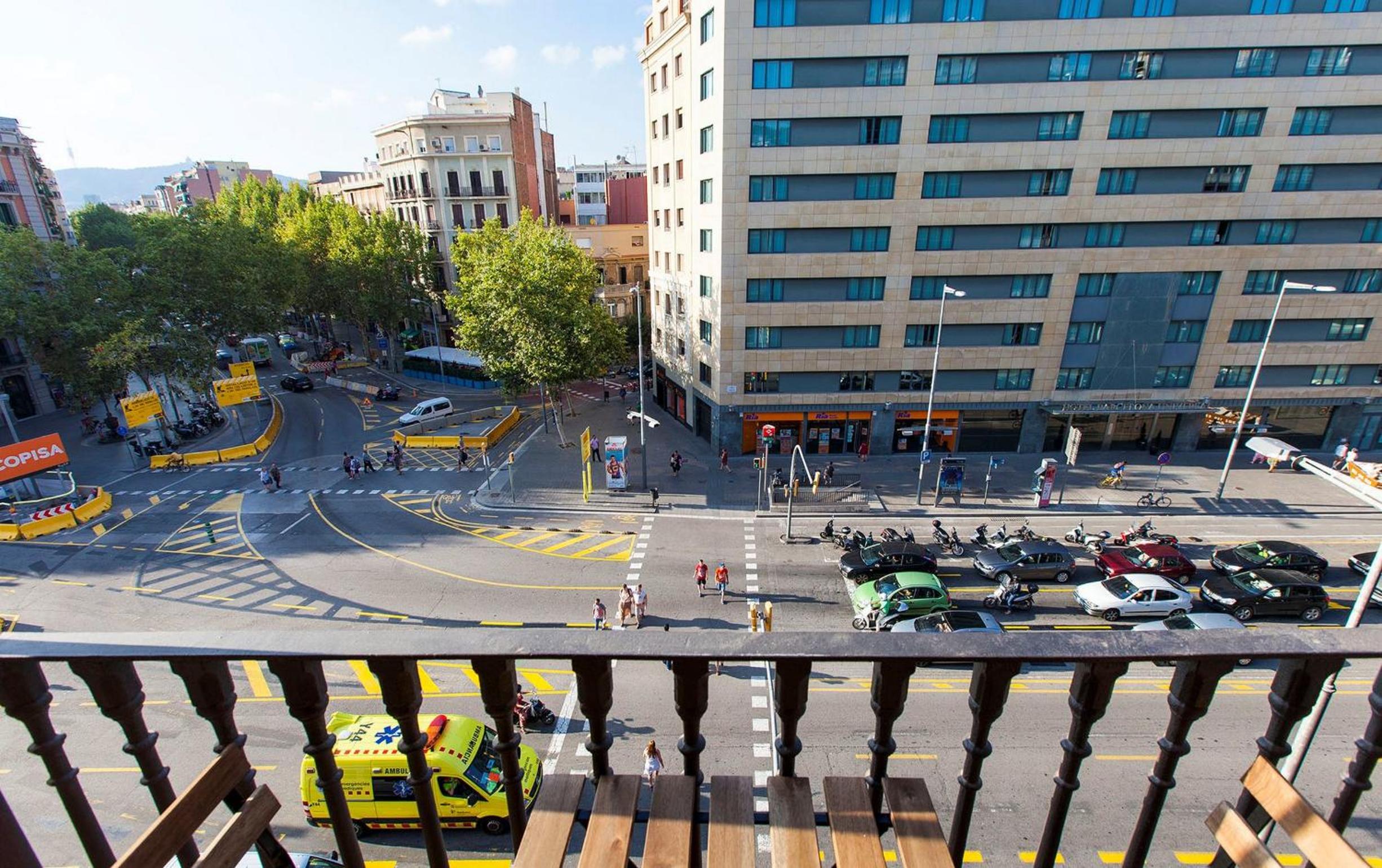 AB Paral·lel Spacious Apartments