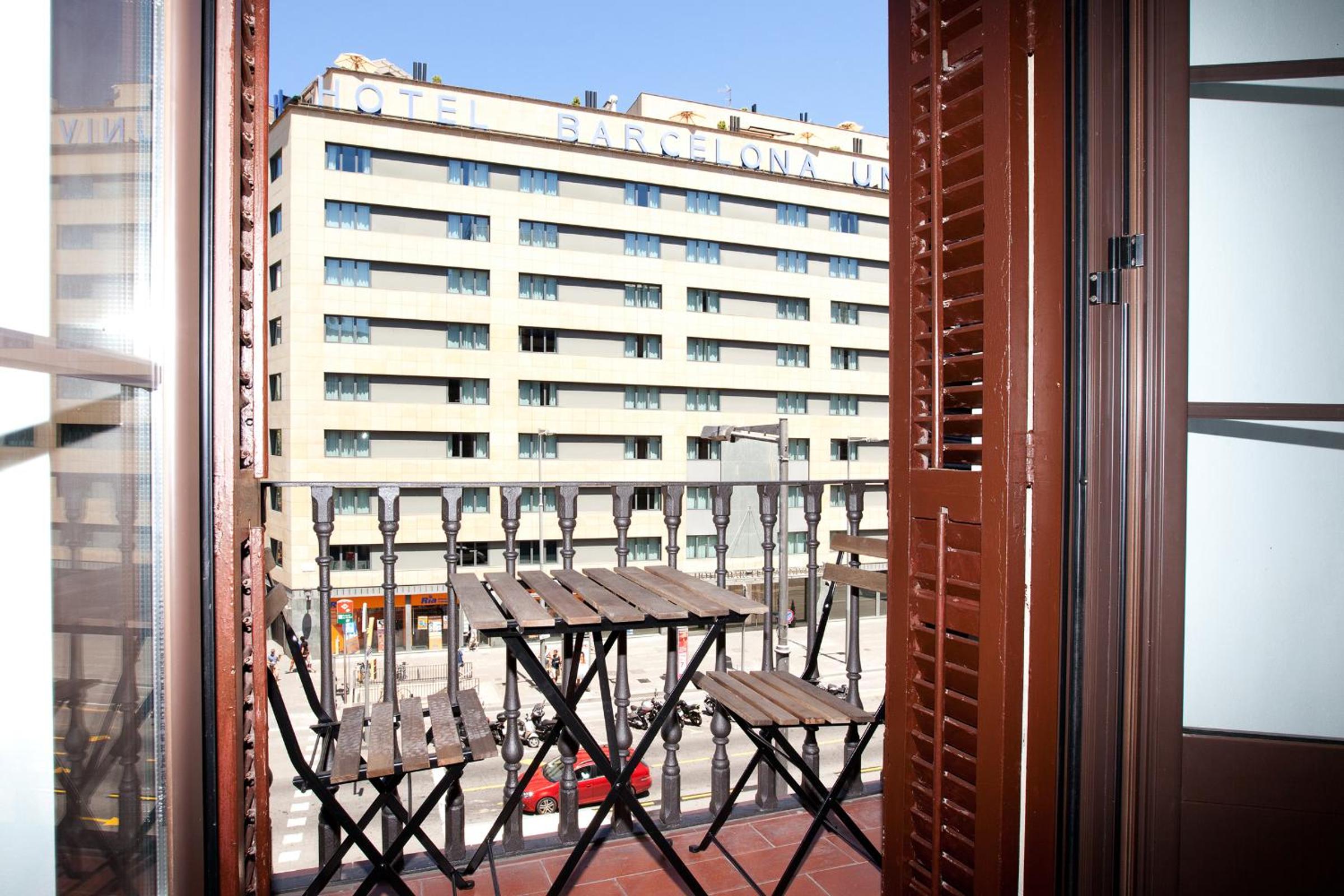 AB Paral·lel Spacious Apartments