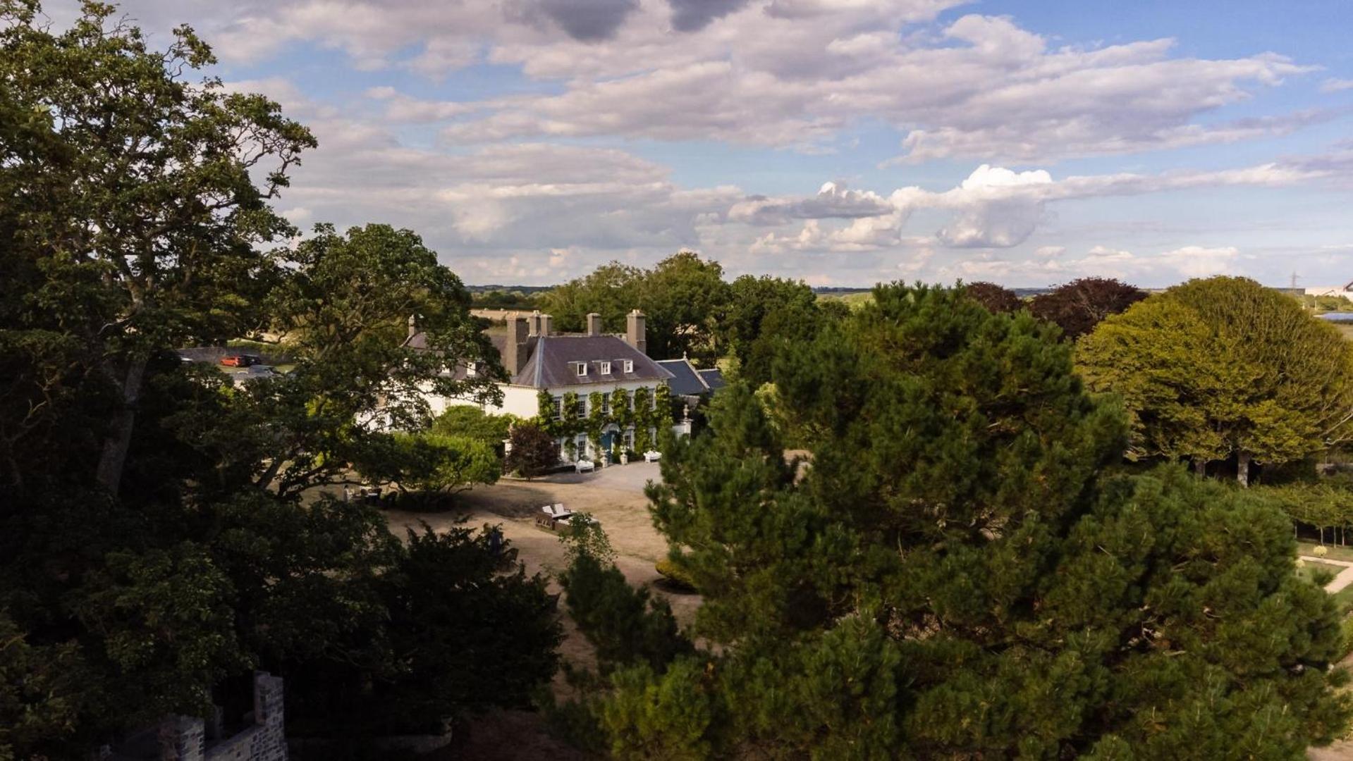 Gileston Manor Estate