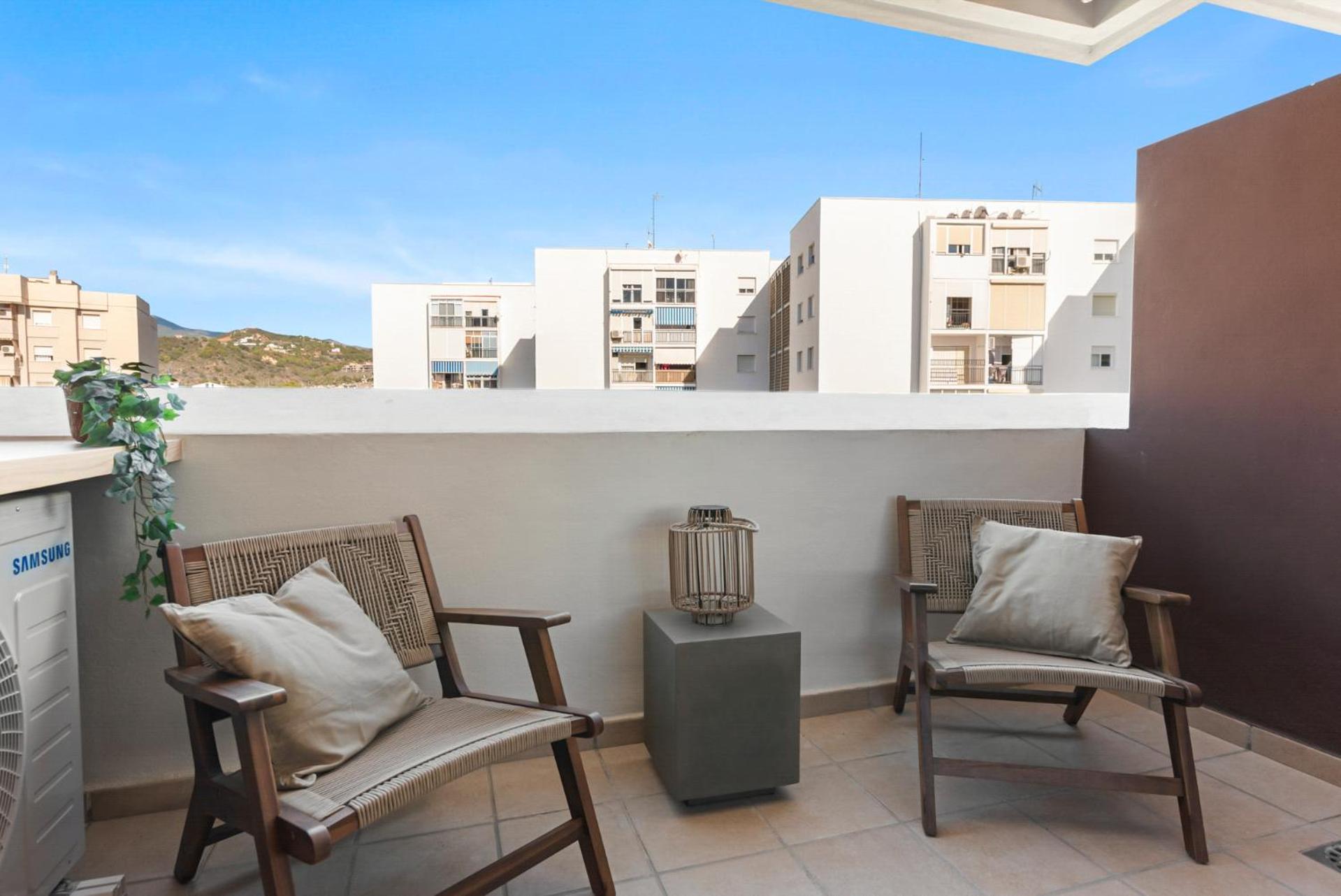Nohemi - elegant city and beach apartment view 2