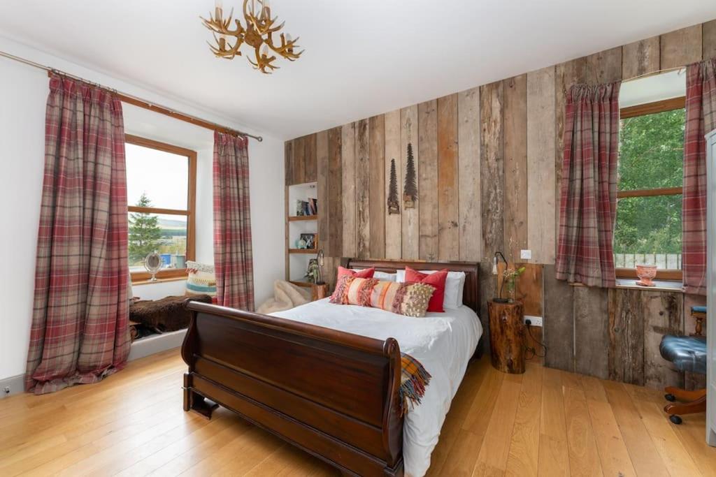 Jacobite Lodge by The House of Danu view 5
