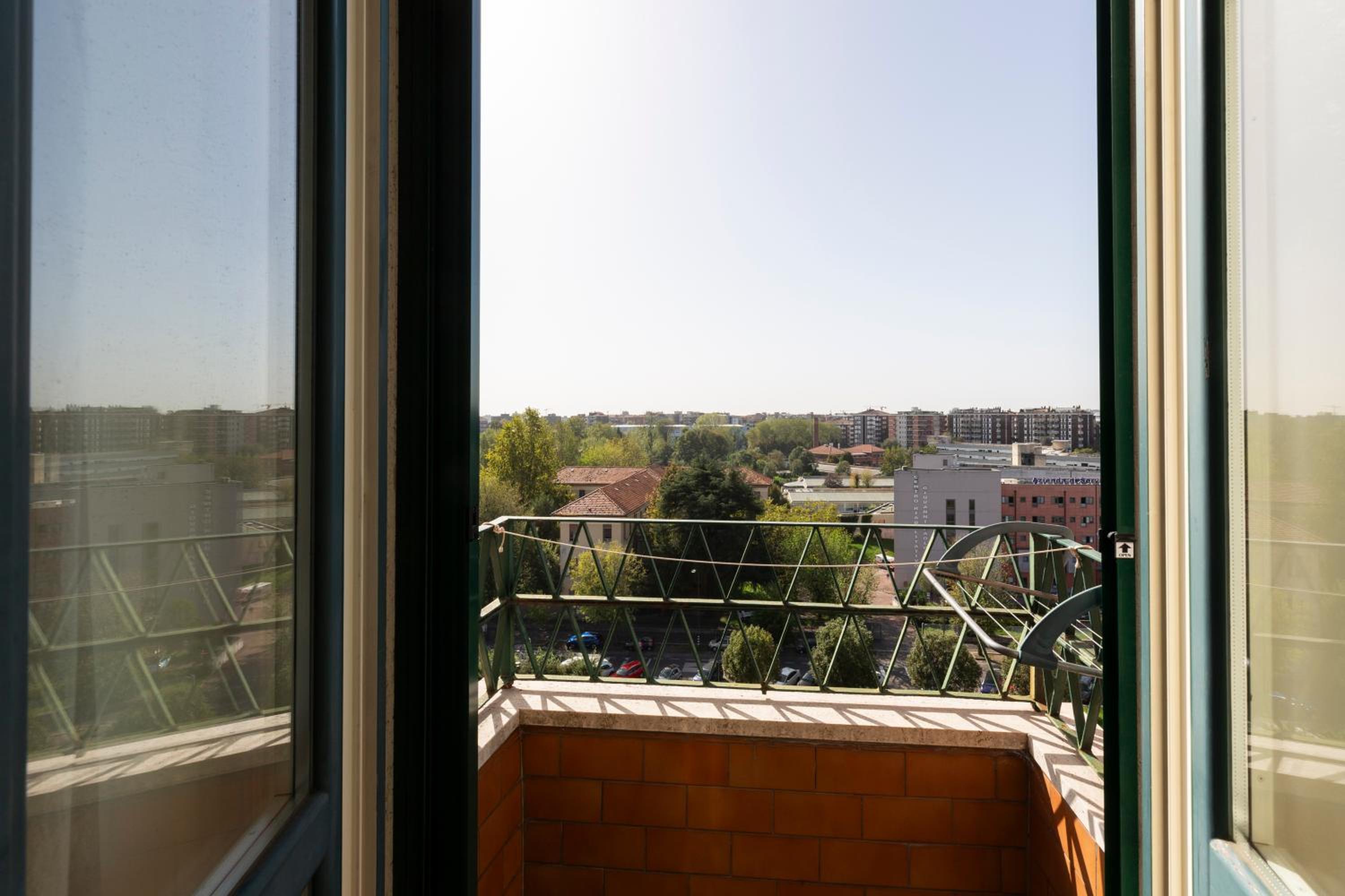 The Wall - Top Floor Apartment