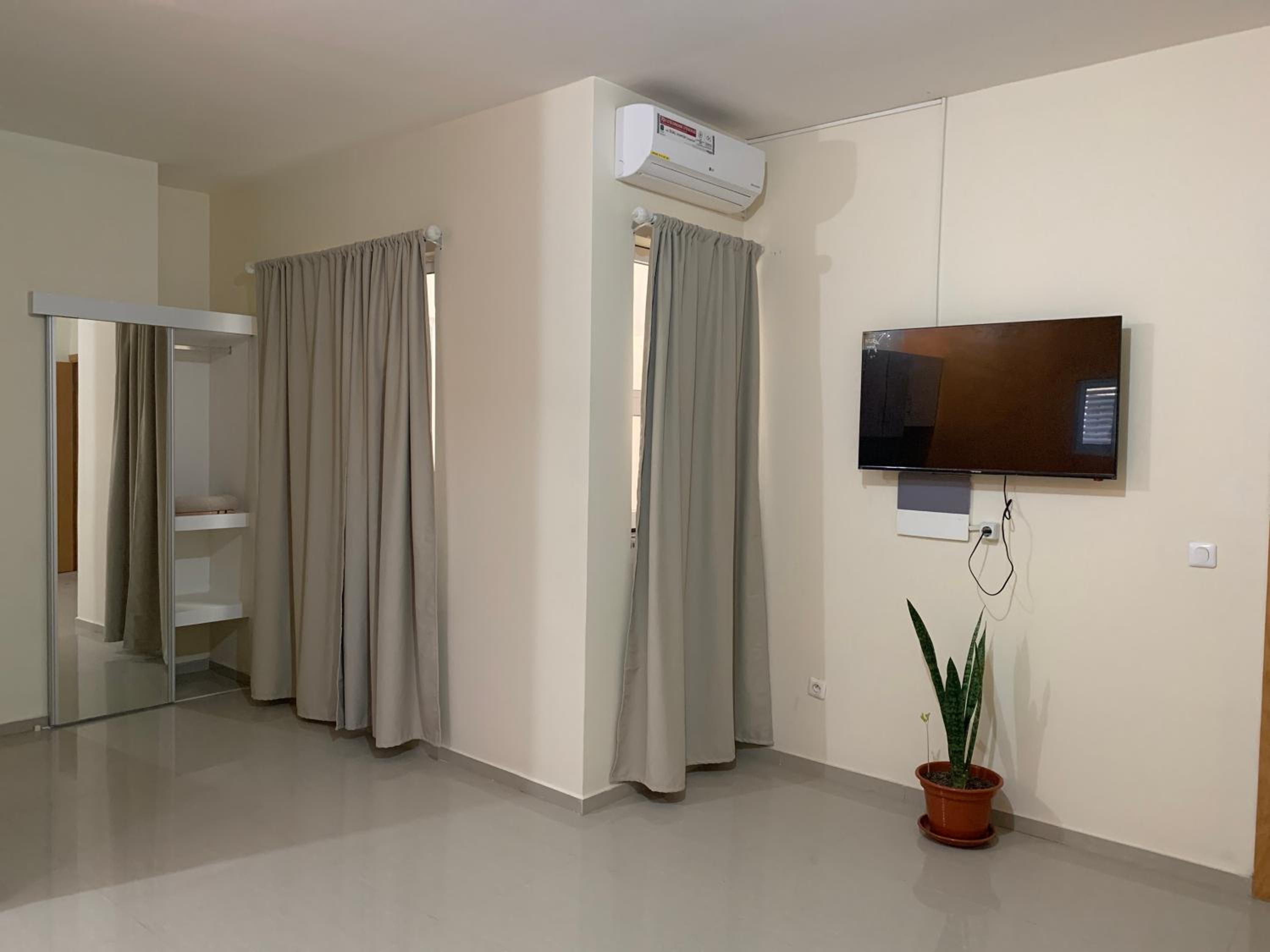 J Martins Apart Hotel