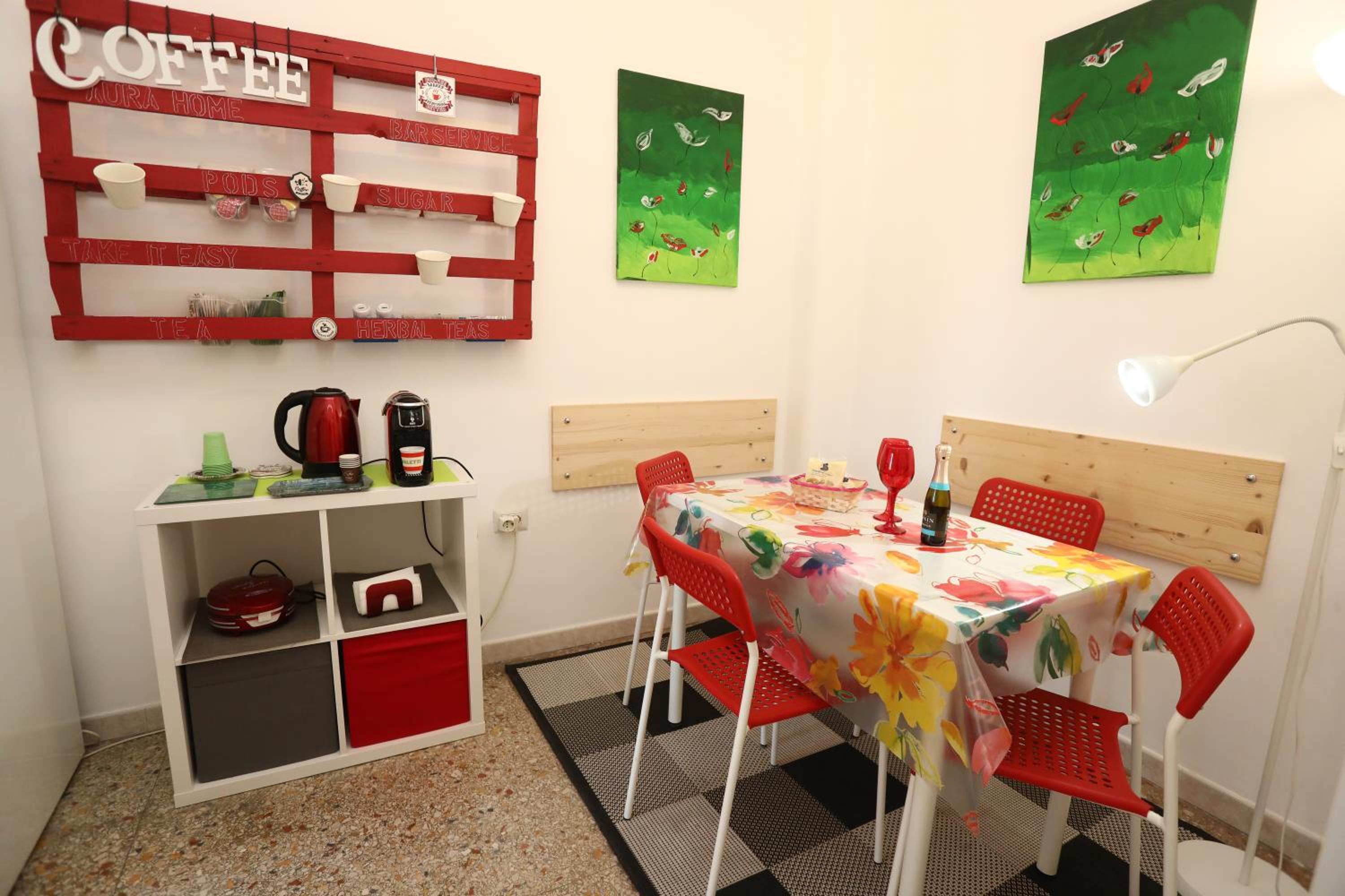 Aura Home Grazioso Appartamento a Pochi Passi dalla Metro A e C