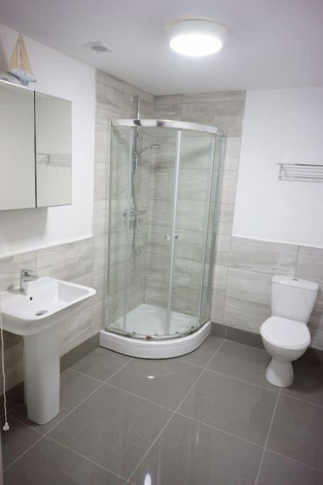 City Centre Georgian Qtr Apartment Canning St 2bed 2bath view 5