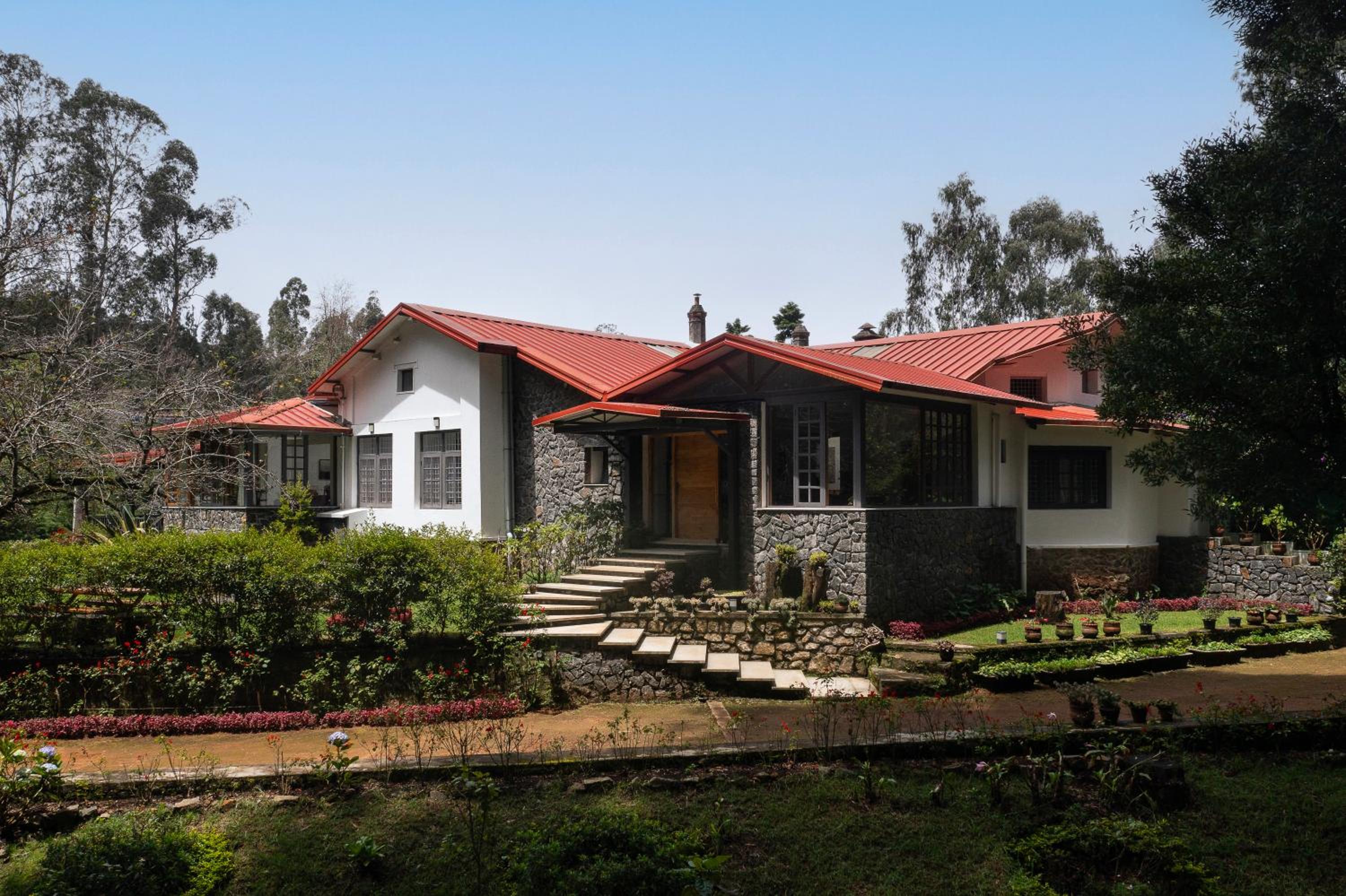 SaffronStays Dunnottar North By Kodai Lake- A 2-BDR villa view 5