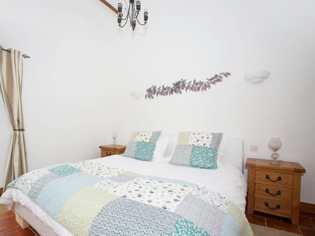 Hoad Farm Holiday Cottages view 5