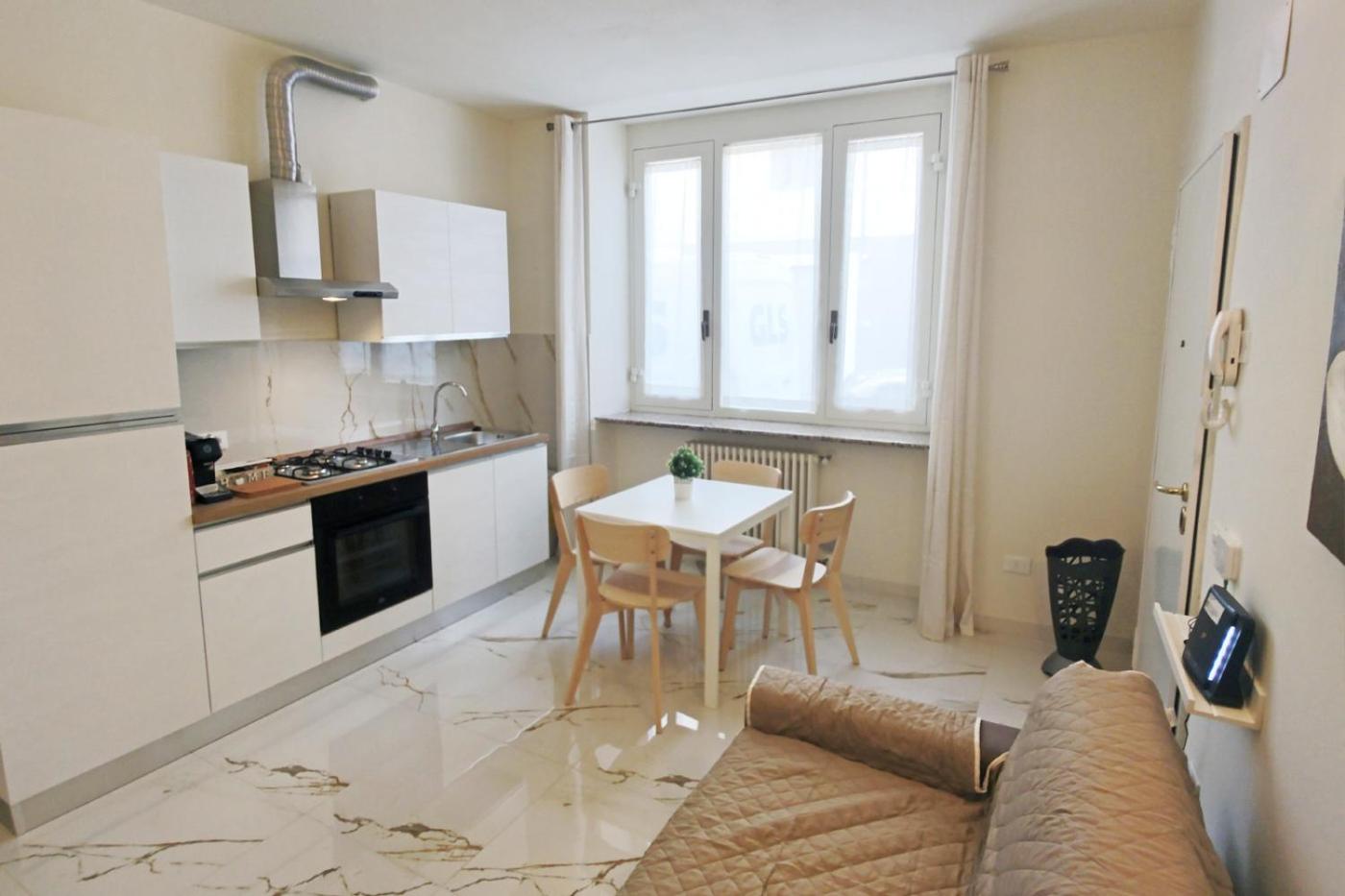 PL9 HOUSE en Parma — kitchen