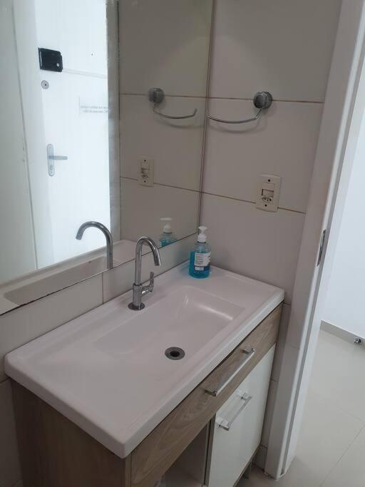 Frente Mar com Piscina, Garagem e Vista Linda
