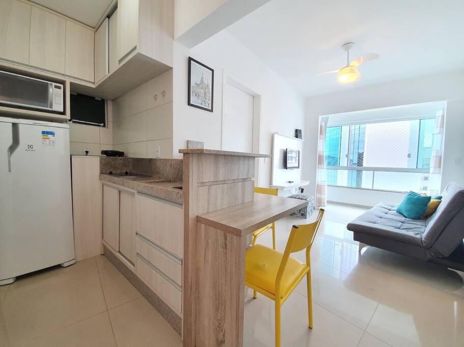 Frente Mar com Piscina, Garagem e Vista Linda
