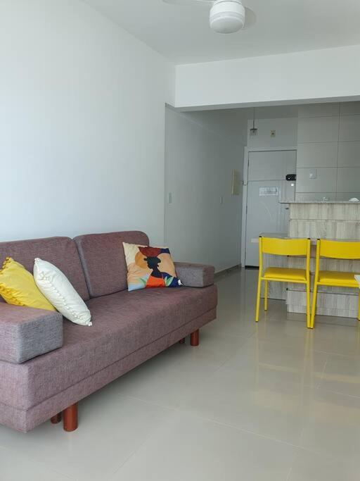 Frente Mar com Piscina, Garagem e Vista Linda