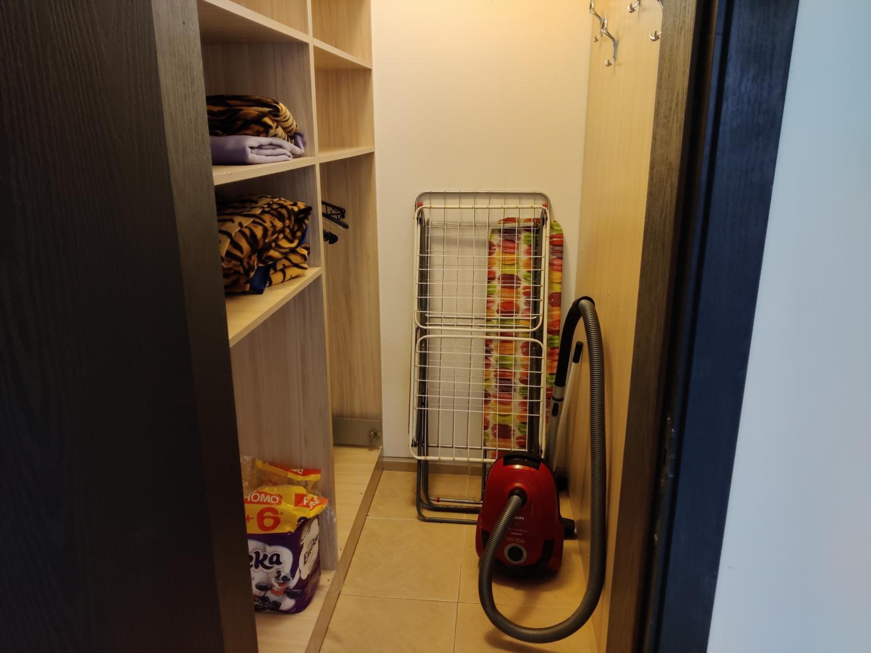 2-bed,2-bath, free private parking