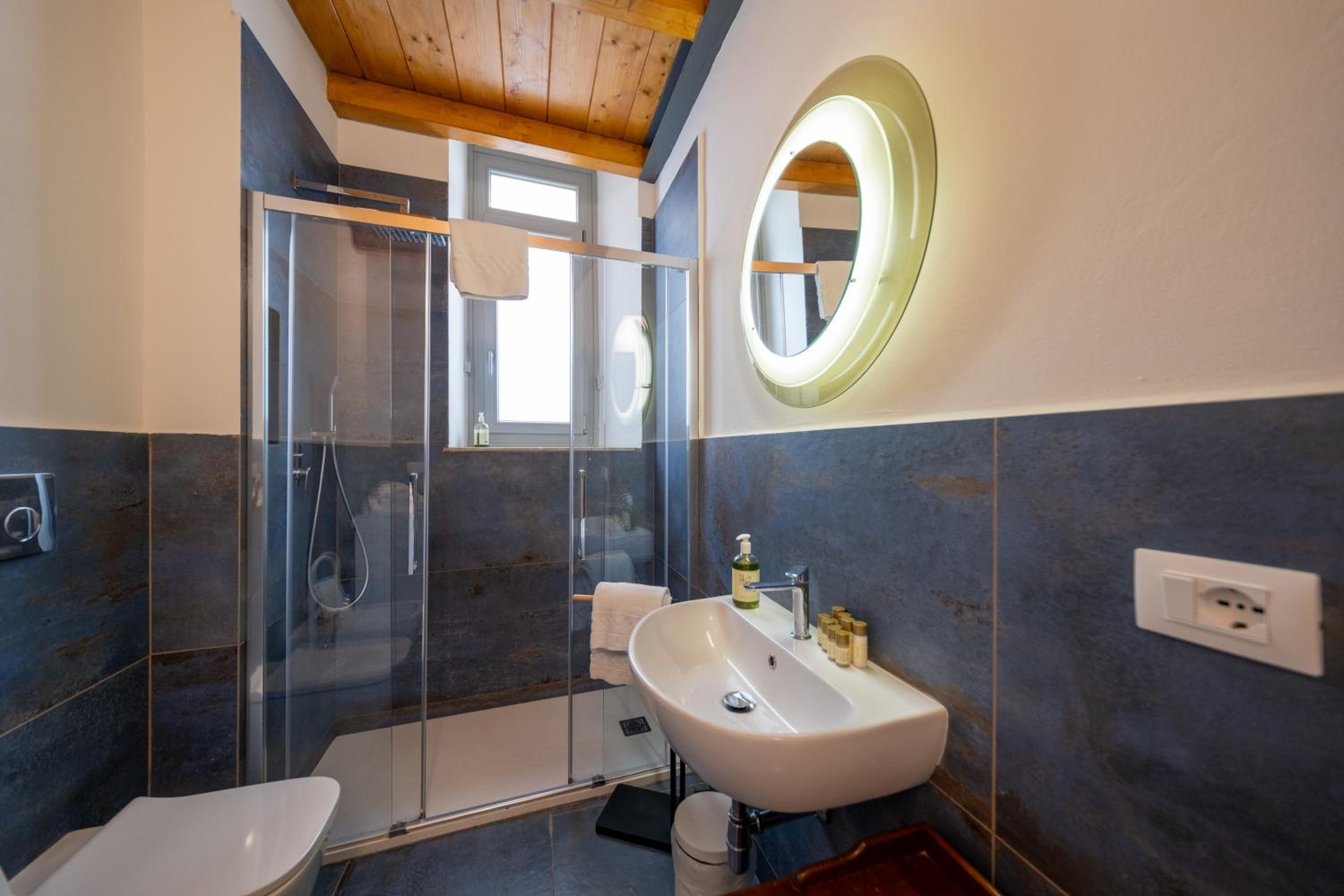 Lungarno Buozzi 7 Apartments view 4