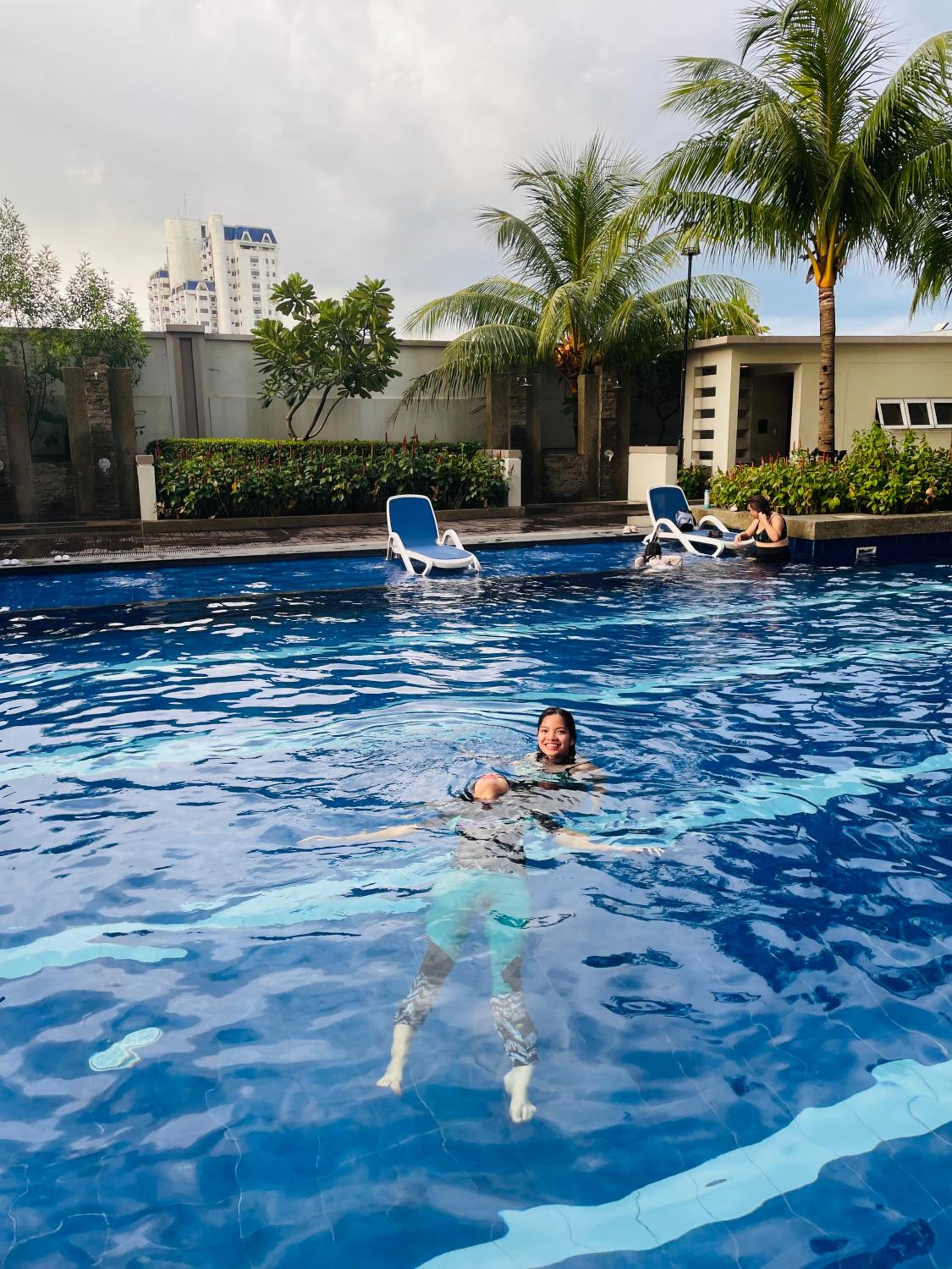 2 bedroom with parking balcony fully furnished free wifi pool view 5