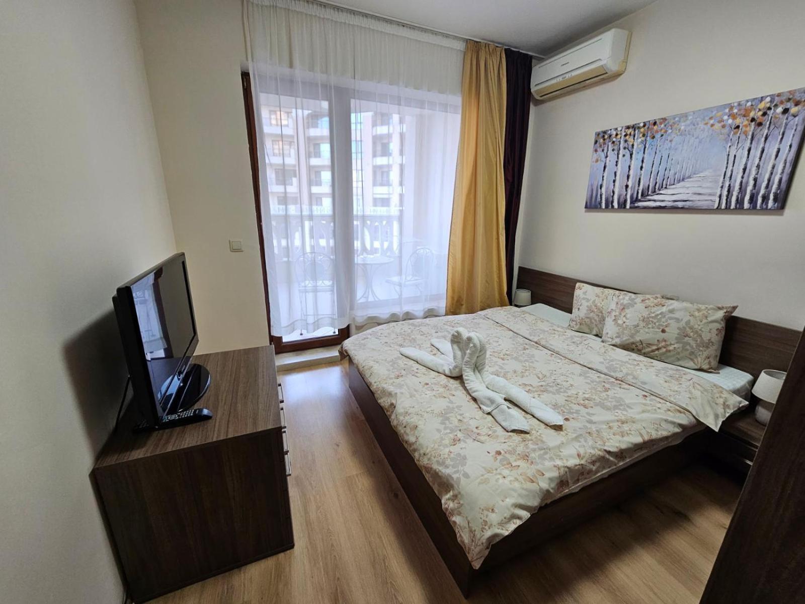 Elegantz Apartments 2 view 5