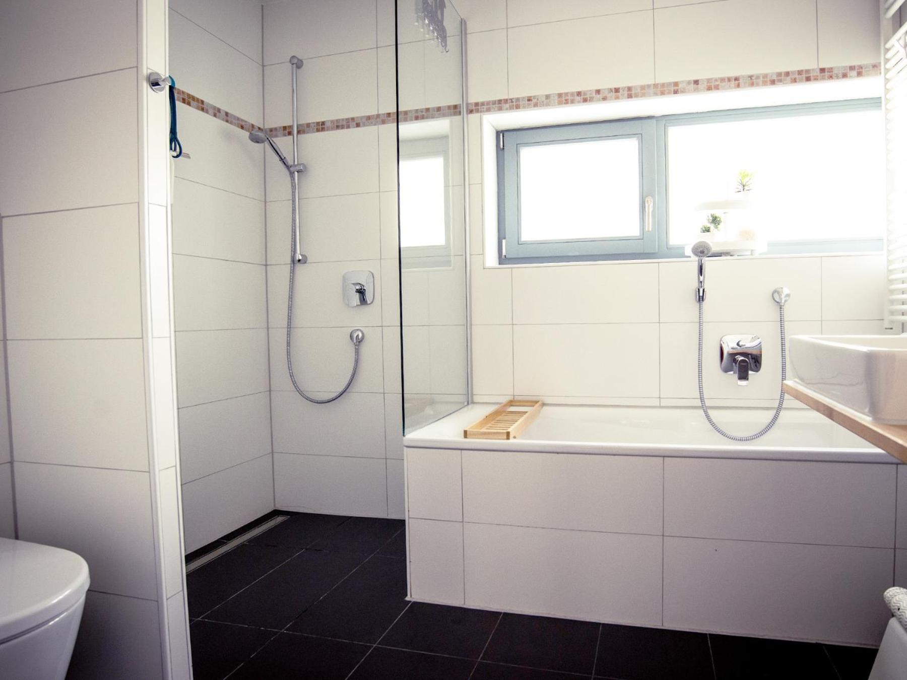 Ferienwohnung Seeufer - Exklusiv direkt am See mit großer Terrasse in Kressbronn