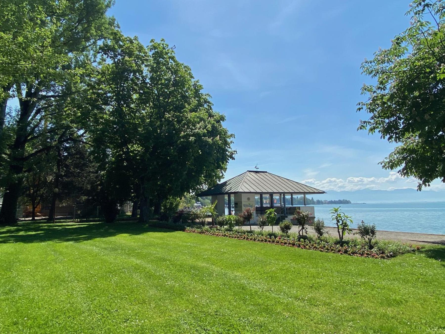 Ferienwohnung Seeufer - Exklusiv direkt am See mit großer Terrasse in Kressbronn