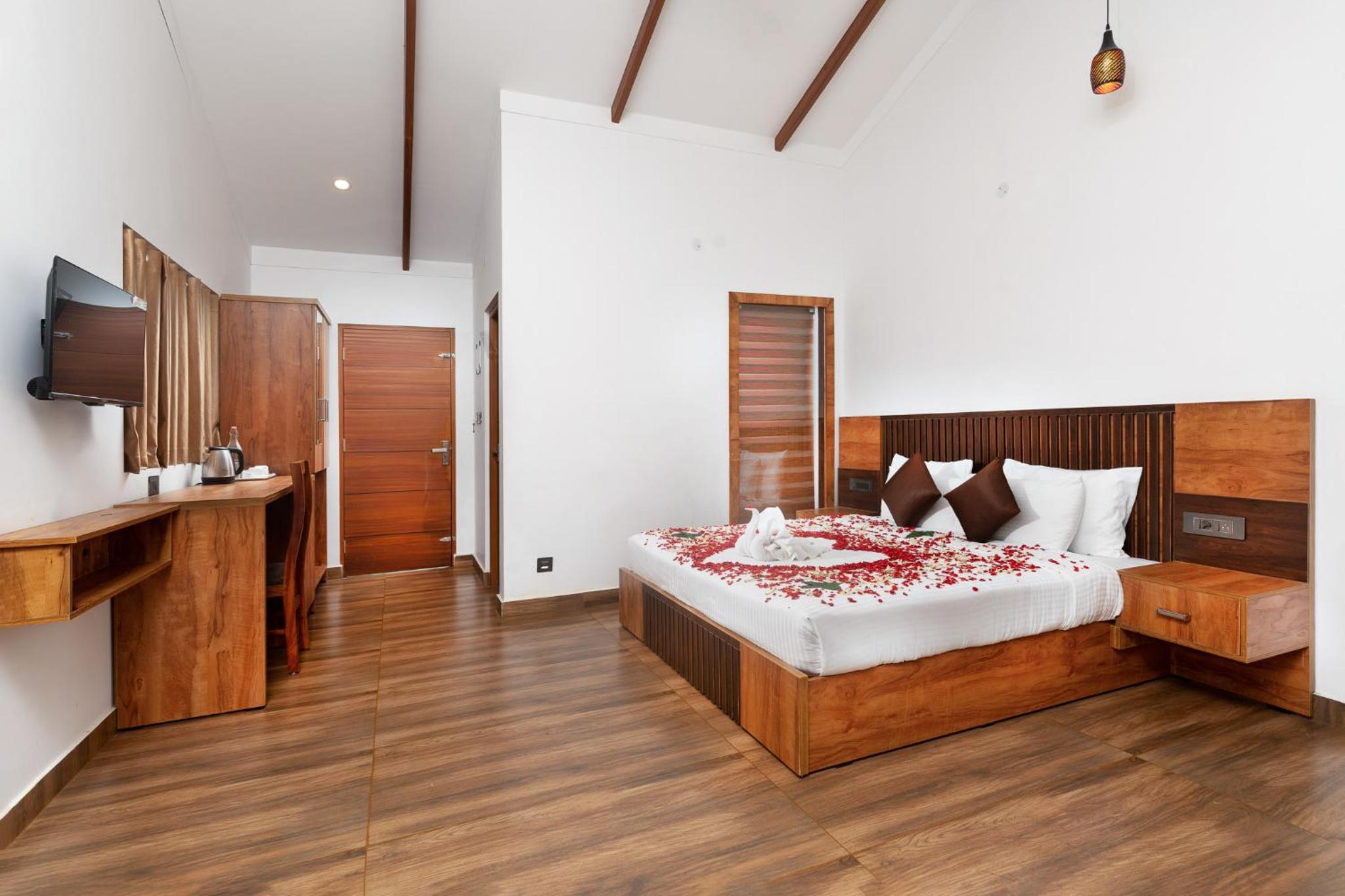 Tealawn Pool Villa, Munnar