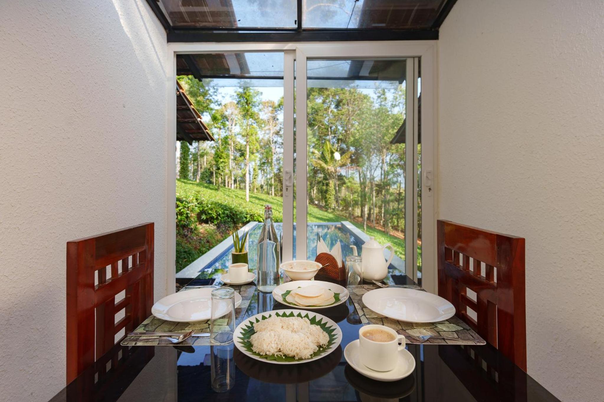 Tealawn Pool Villa, Munnar