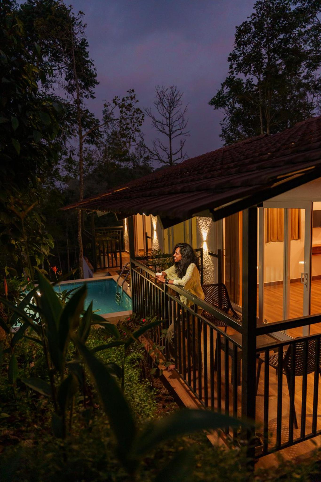 Tealawn Pool Villa, Munnar
