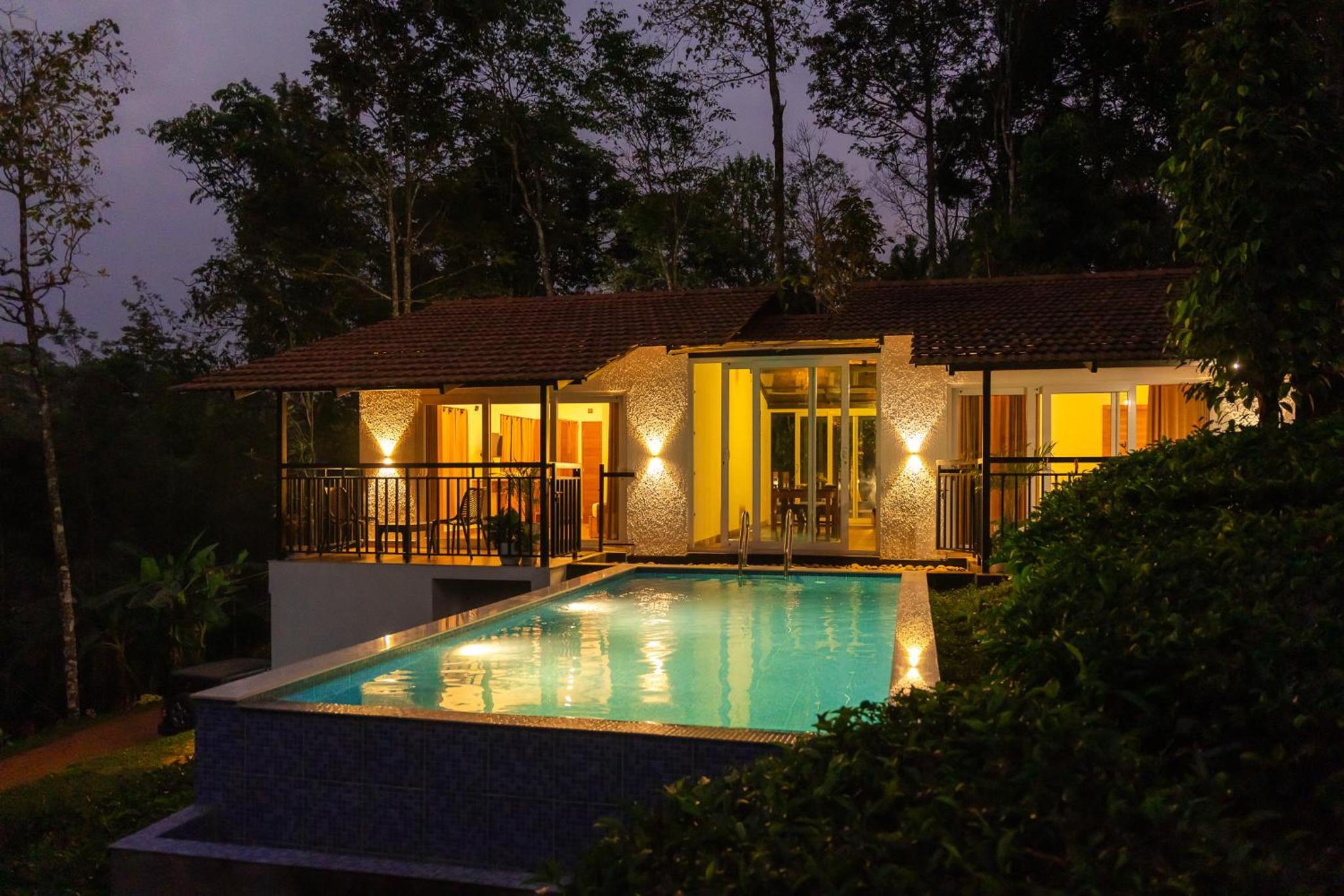 Tealawn Pool Villa, Munnar