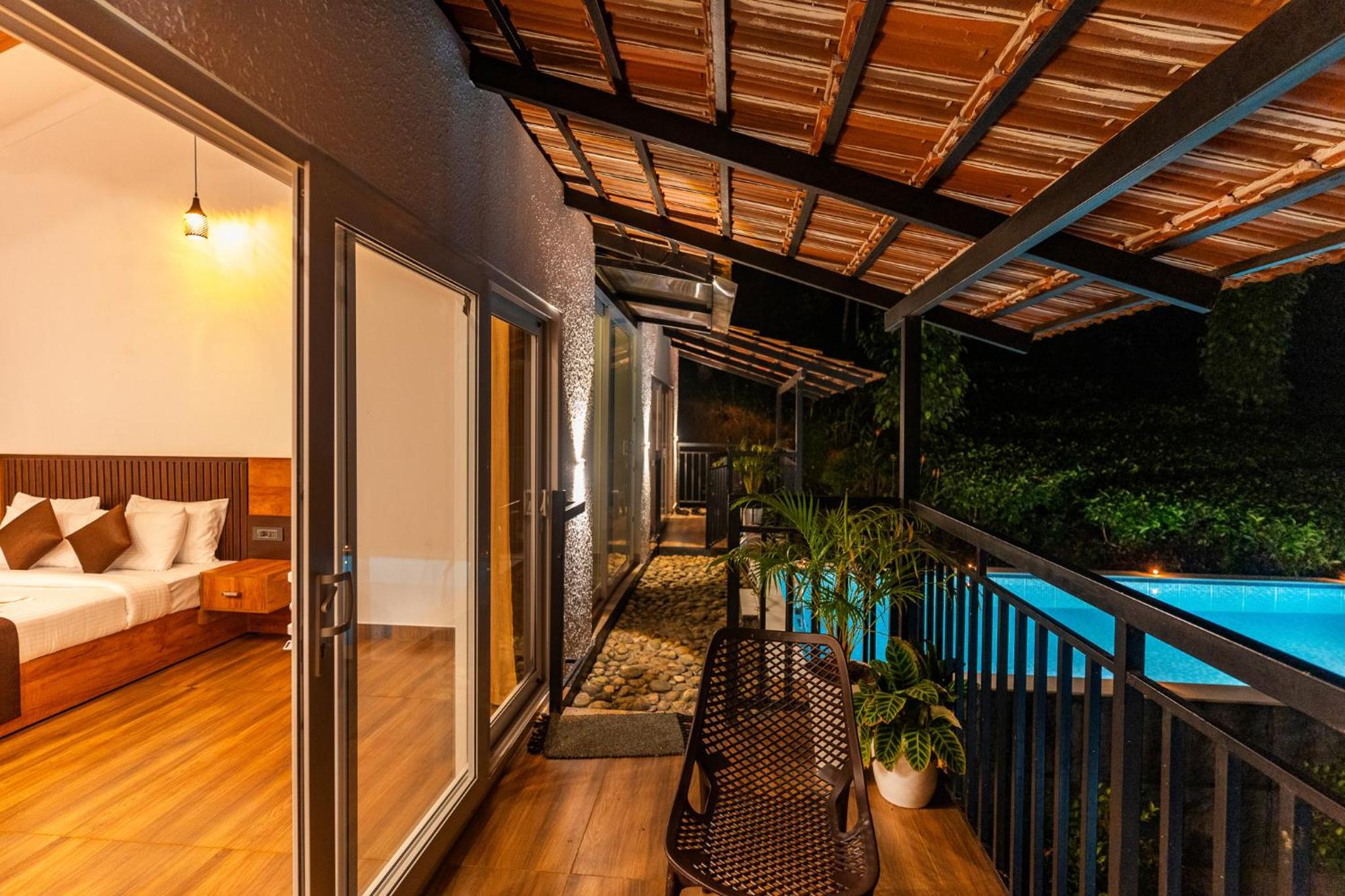 Tealawn Pool Villa, Munnar