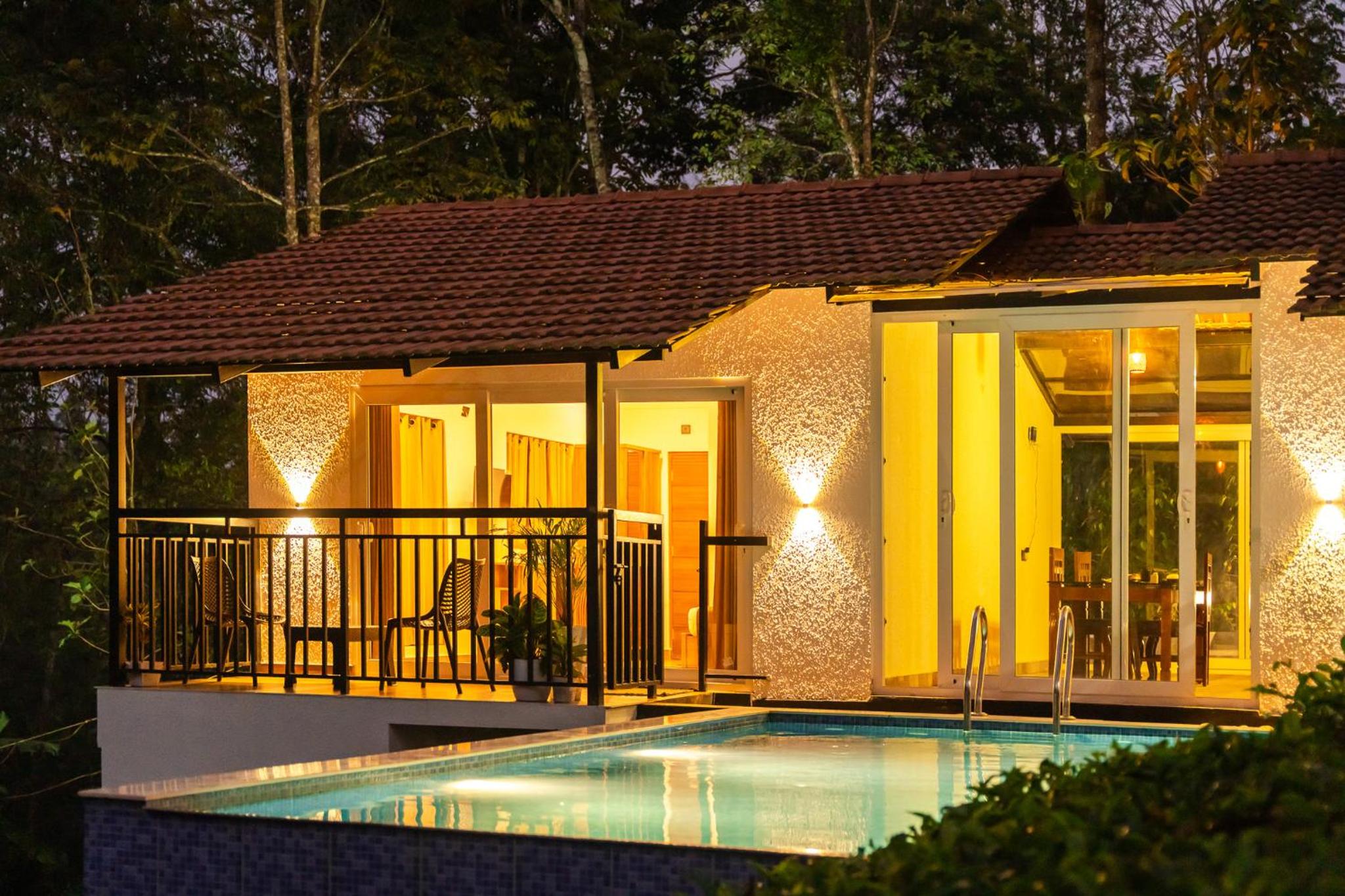 Tealawn Pool Villa, Munnar